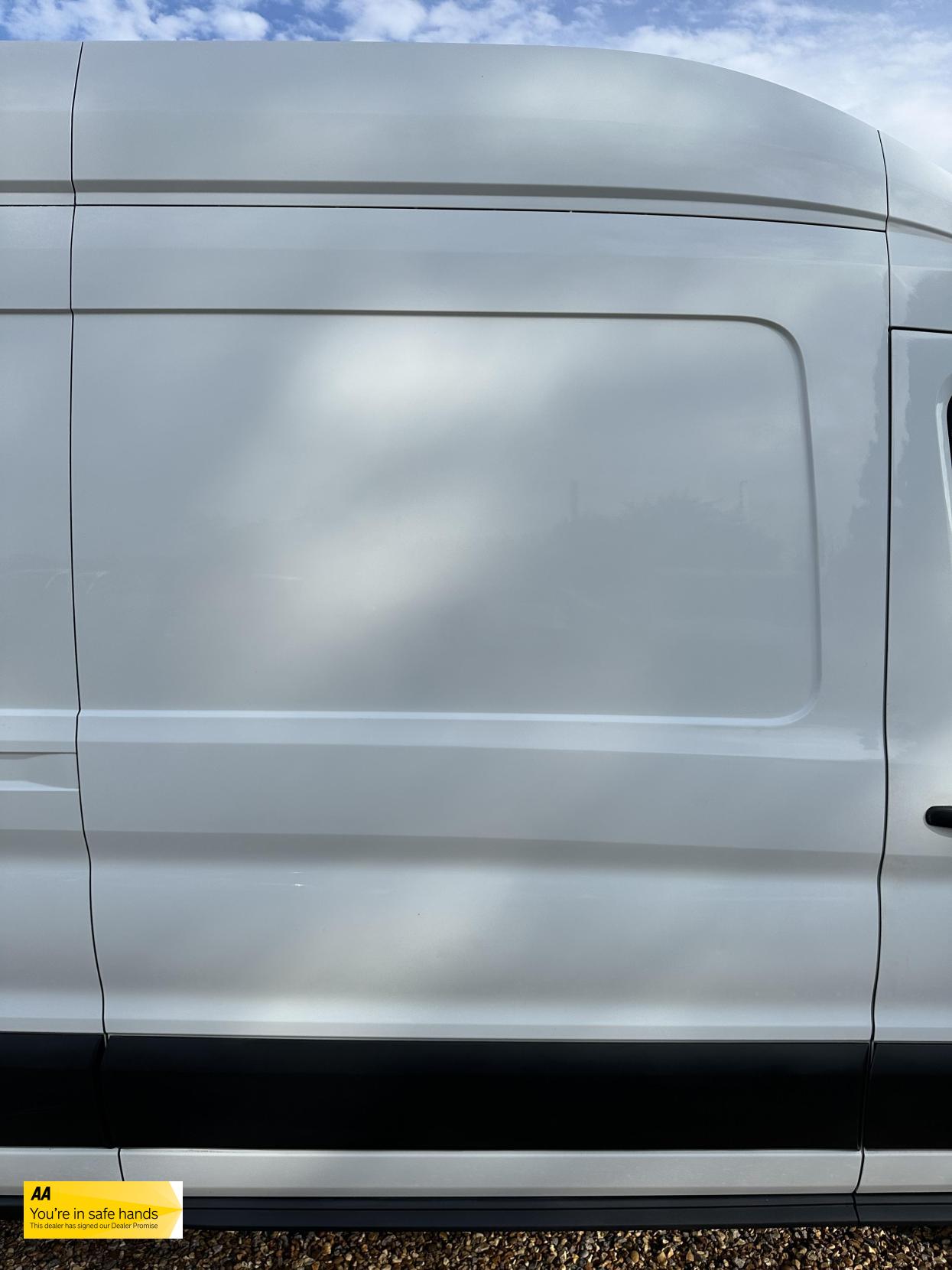 Ford Transit 2.2 TDCi 350 Panel Van 5dr Diesel Manual RWD L3 H3 Euro 5 (125 ps)