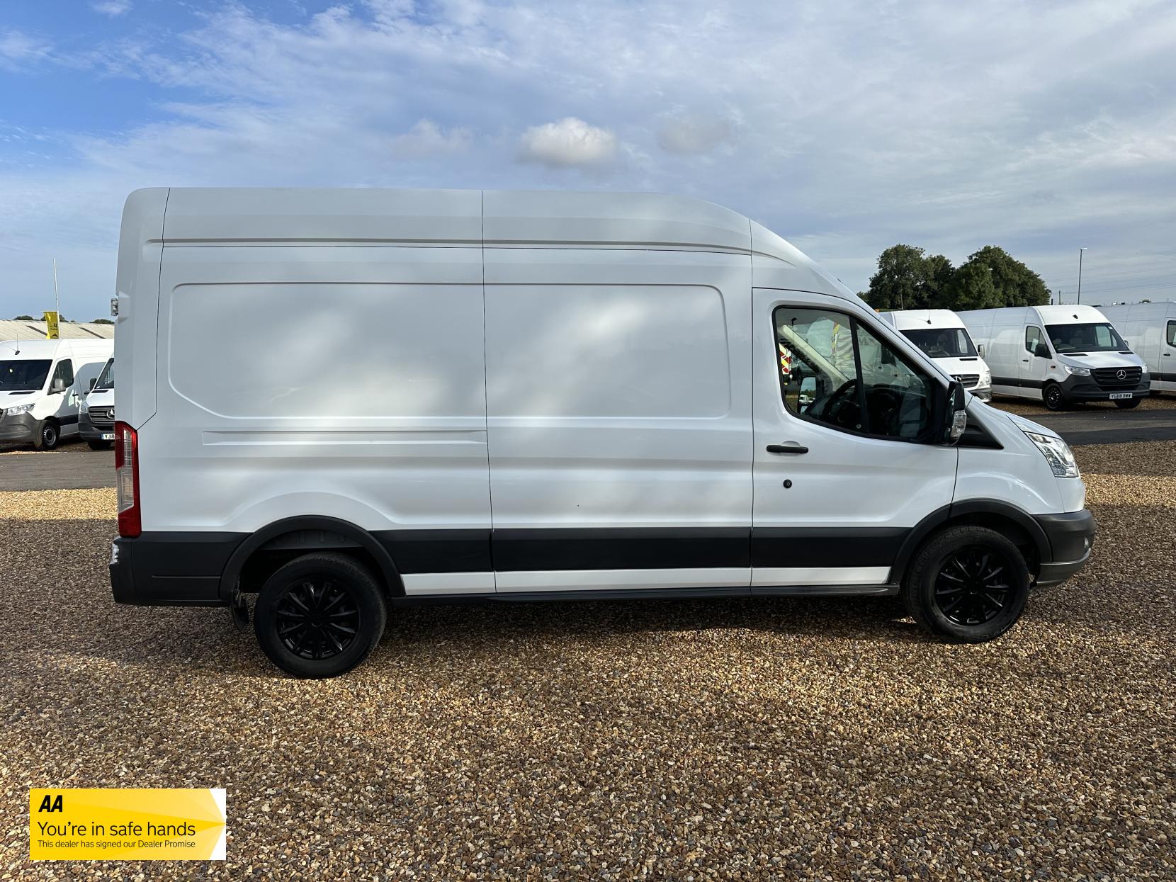 Ford Transit 2.2 TDCi 350 Panel Van 5dr Diesel Manual RWD L3 H3 Euro 5 (125 ps)