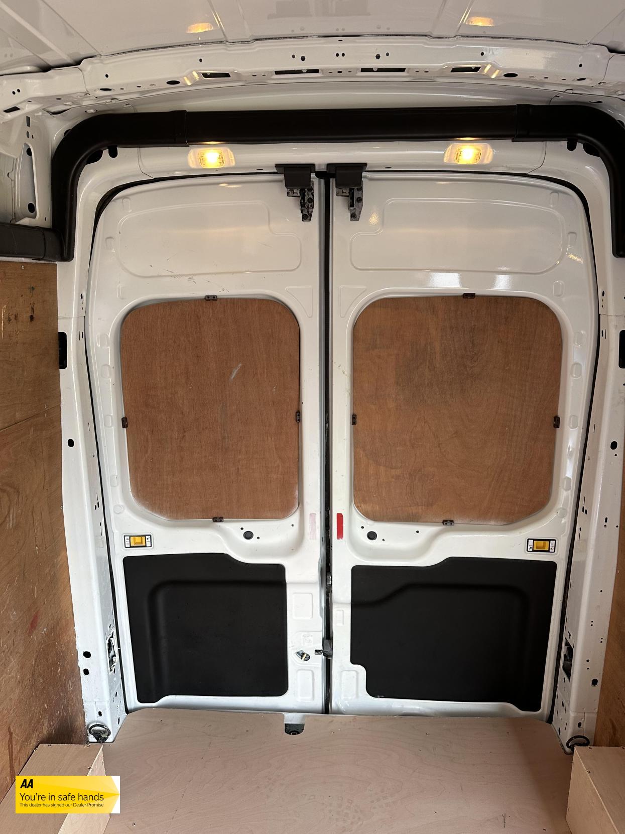 Ford Transit 2.2 TDCi 350 Panel Van 5dr Diesel Manual RWD L3 H3 Euro 5 (125 ps)