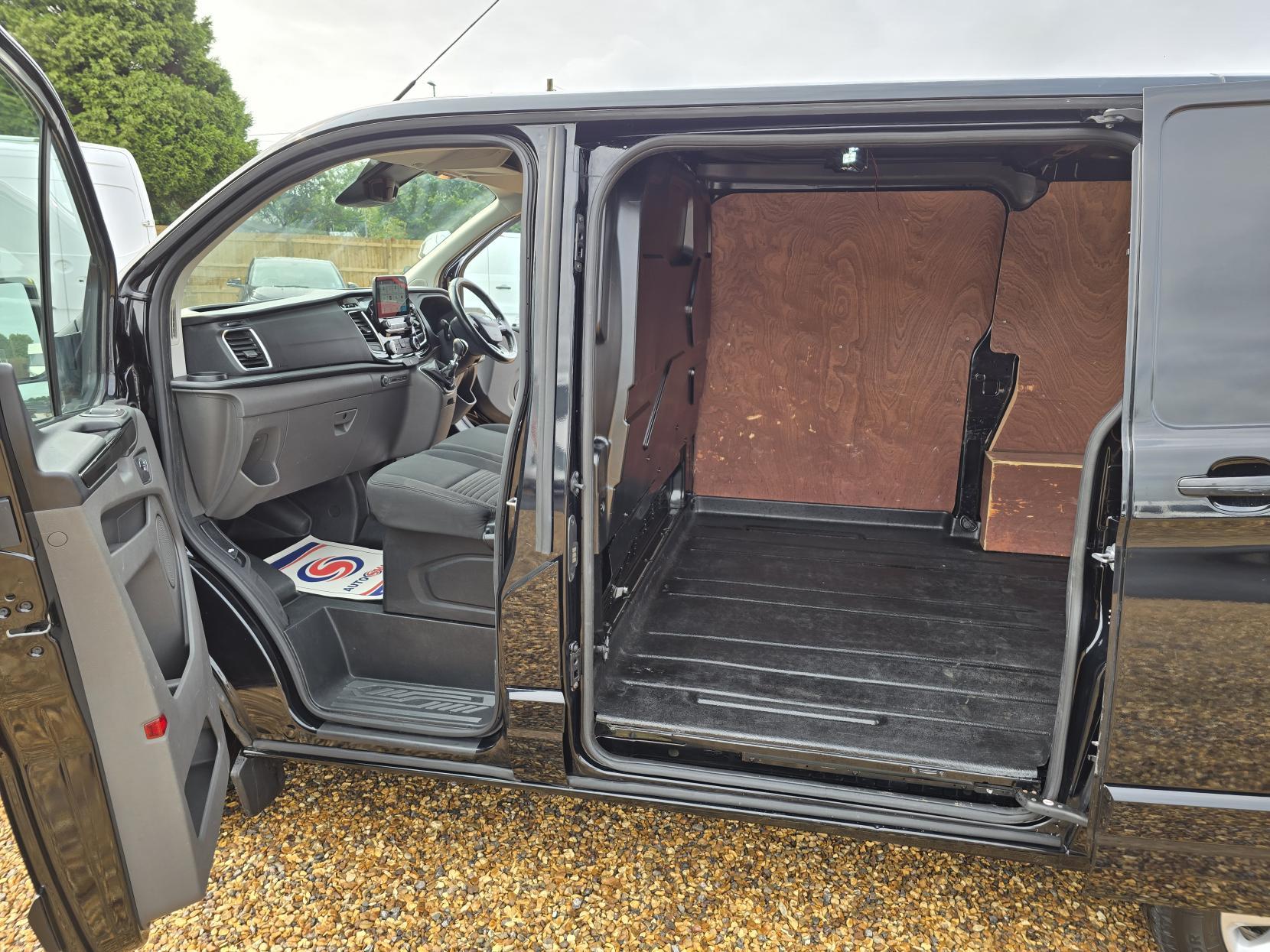 Ford Transit Custom 2.0 300 EcoBlue Limited Panel Van 5dr Diesel Manual L1 H1 Euro 6 (130 ps)