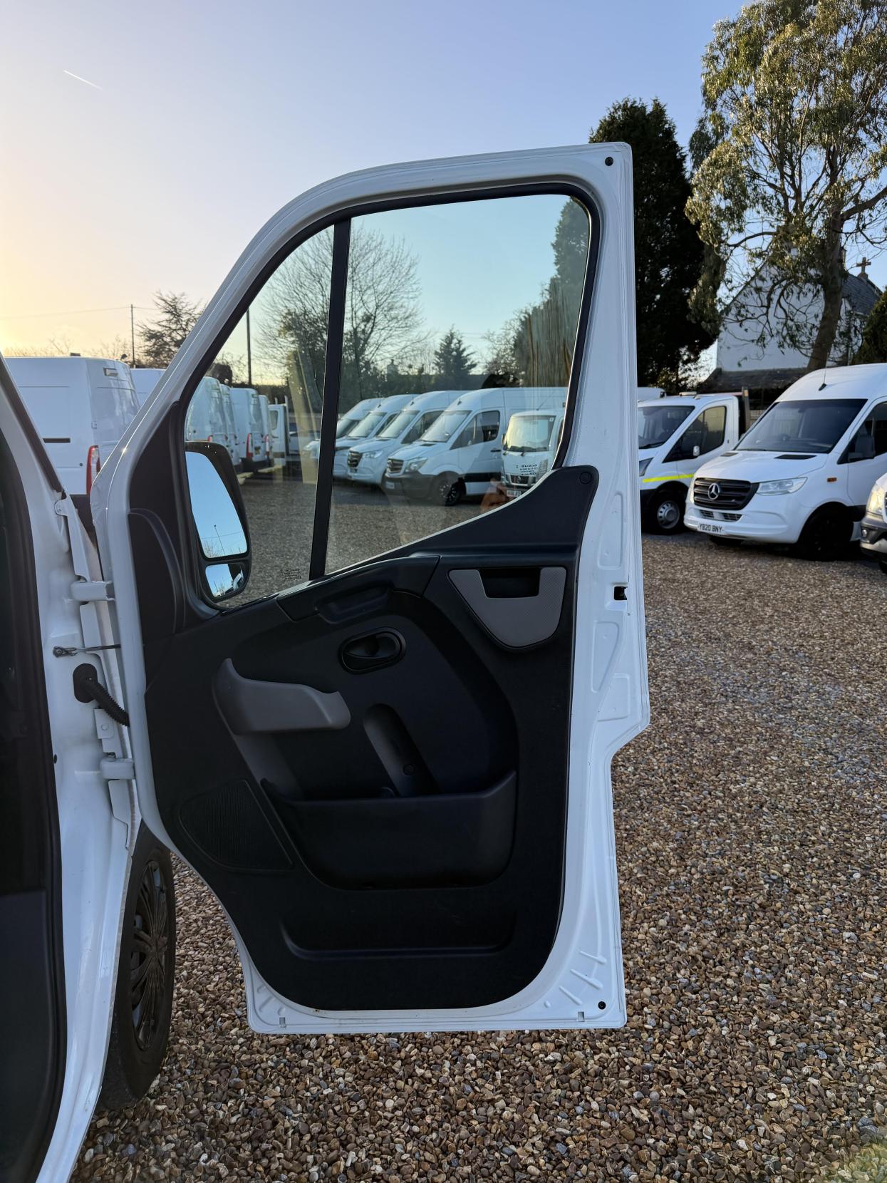 Vauxhall Movano 2.3 CDTi 3500 Panel Van 5dr Diesel Manual FWD L2 H2 Euro 6 (130 ps)