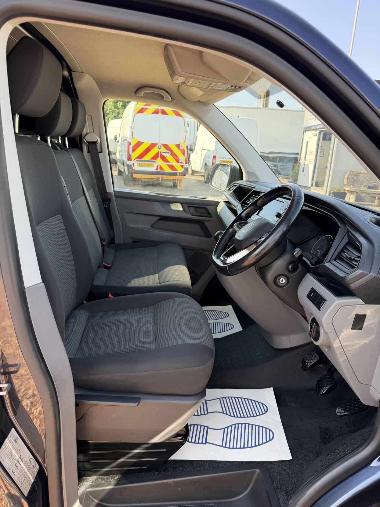 2021 Volkswagen Transporter 2.0 TDI T28 Startline Panel Van 5dr Diesel Manual FWD SWB Euro 6 (s/s) (110 ps) - Thumbnail 14