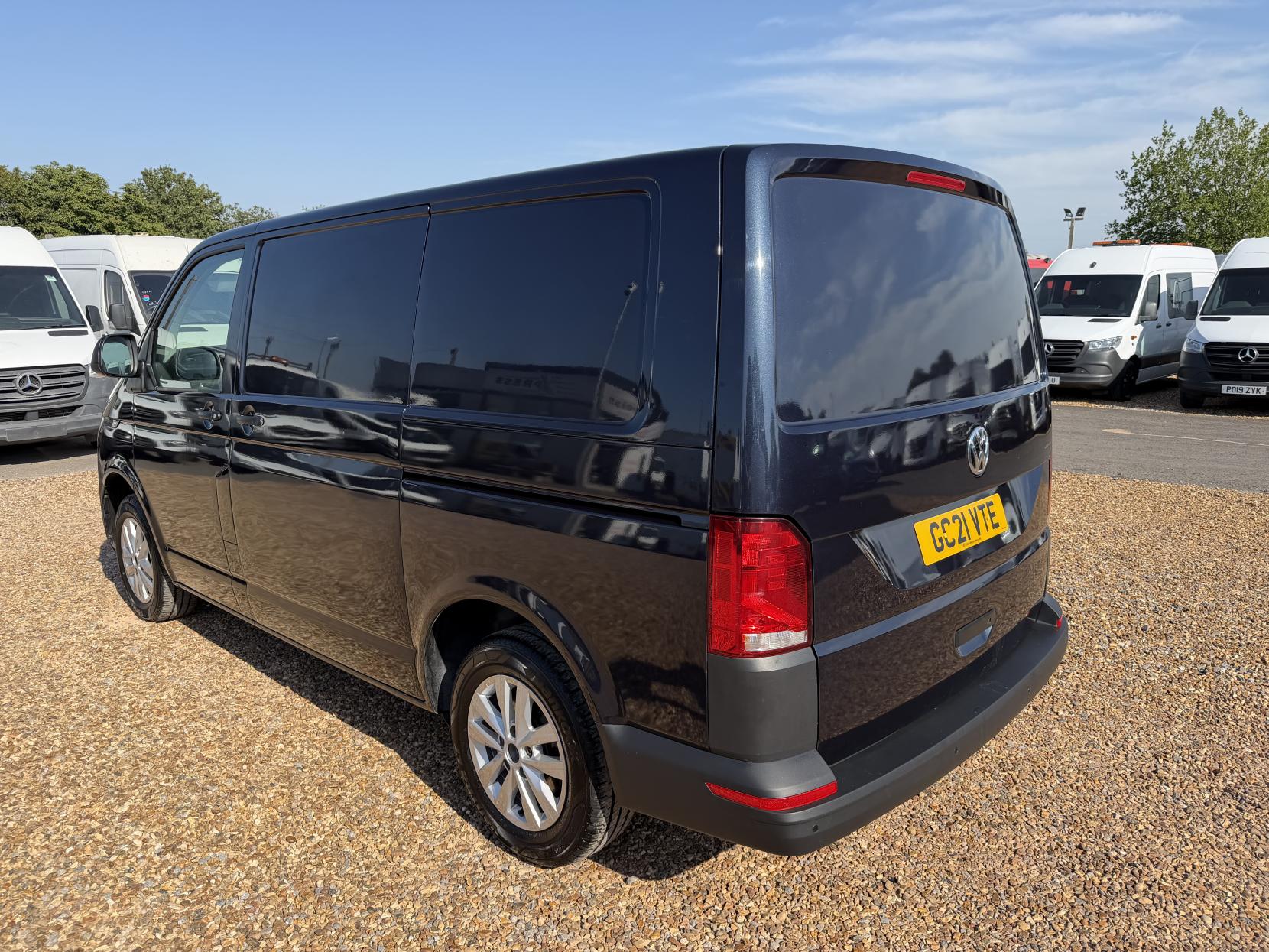 2021 Volkswagen Transporter 2.0 TDI T28 Startline Panel Van 5dr Diesel Manual FWD SWB Euro 6 (s/s) (110 ps) - Thumbnail 9