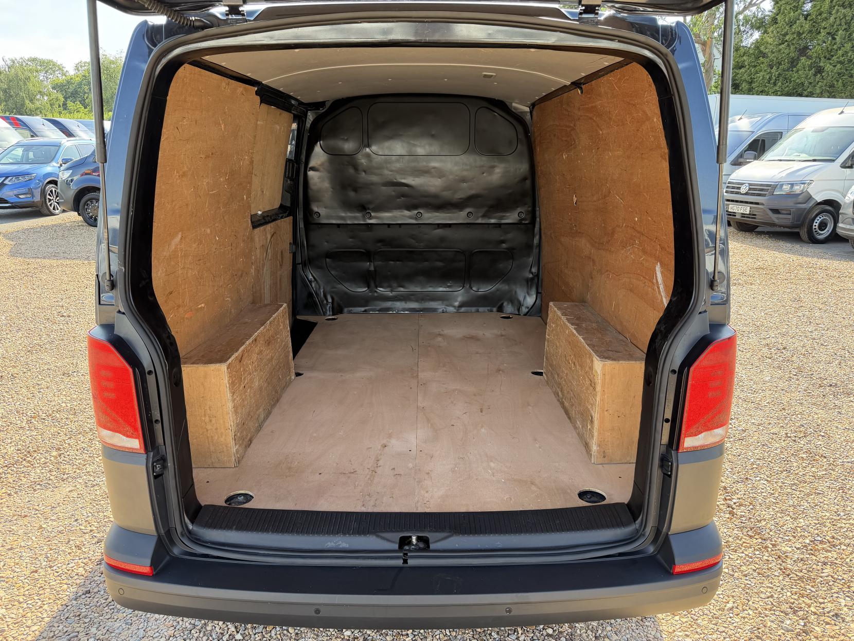 2021 Volkswagen Transporter 2.0 TDI T28 Startline Panel Van 5dr Diesel Manual FWD SWB Euro 6 (s/s) (110 ps) - Thumbnail 3