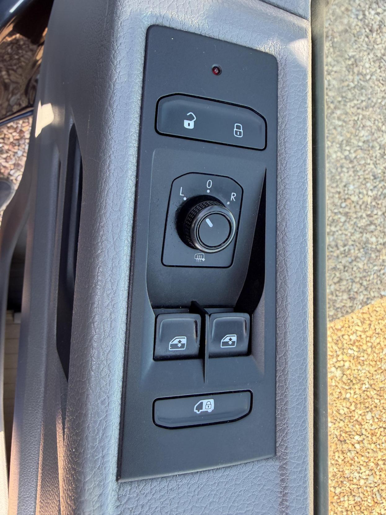 2021 Volkswagen Transporter 2.0 TDI T28 Startline Panel Van 5dr Diesel Manual FWD SWB Euro 6 (s/s) (110 ps) - Thumbnail 31