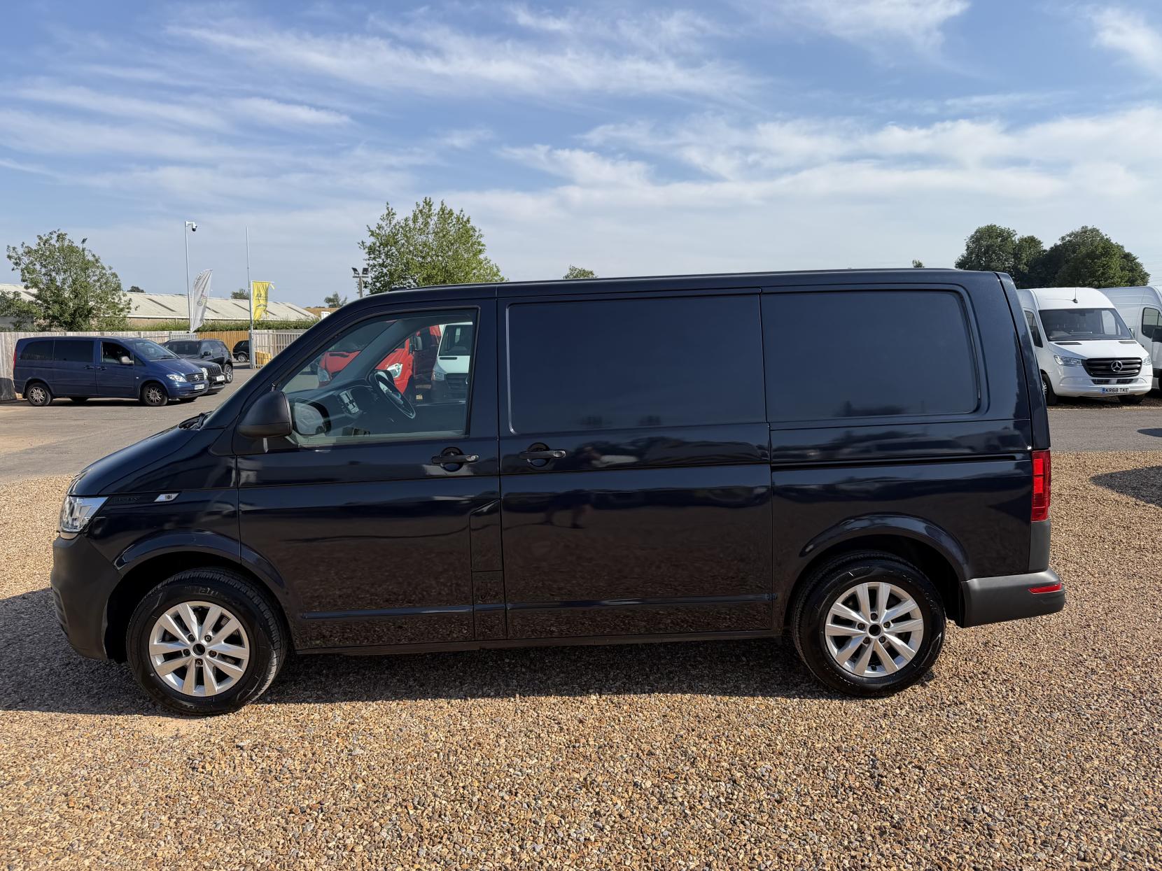 2021 Volkswagen Transporter 2.0 TDI T28 Startline Panel Van 5dr Diesel Manual FWD SWB Euro 6 (s/s) (110 ps) - Thumbnail 8