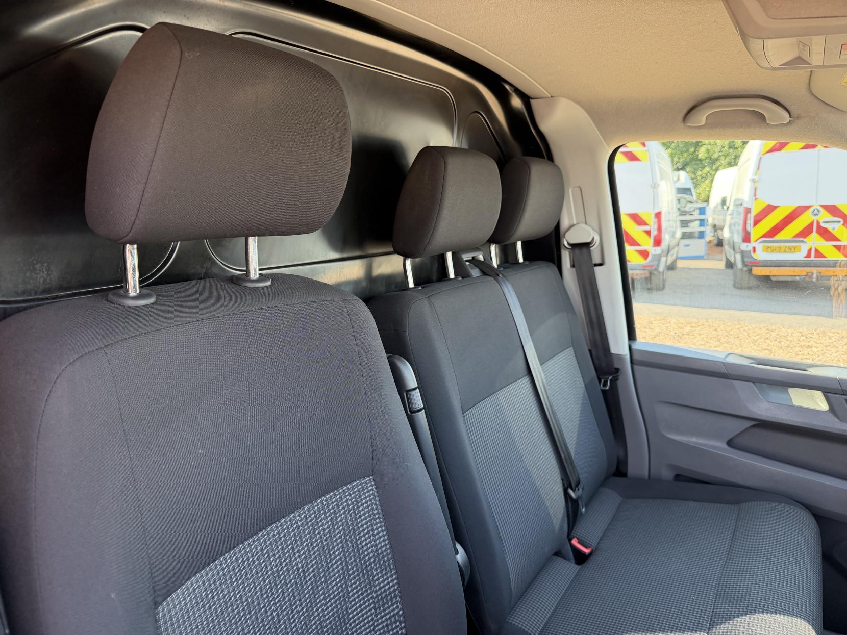2021 Volkswagen Transporter 2.0 TDI T28 Startline Panel Van 5dr Diesel Manual FWD SWB Euro 6 (s/s) (110 ps) - Thumbnail 16