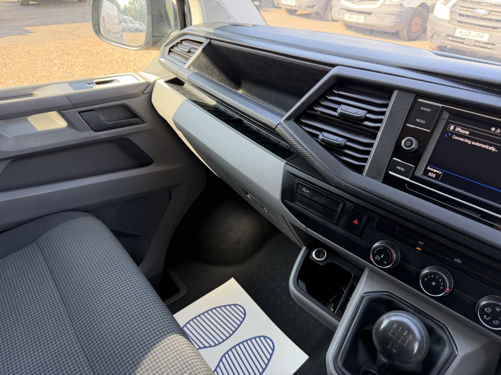 2021 Volkswagen Transporter 2.0 TDI T28 Startline Panel Van 5dr Diesel Manual FWD SWB Euro 6 (s/s) (110 ps) - Thumbnail 45