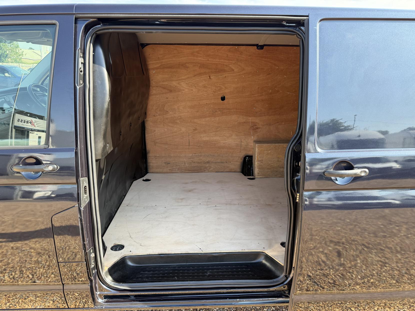 2021 Volkswagen Transporter 2.0 TDI T28 Startline Panel Van 5dr Diesel Manual FWD SWB Euro 6 (s/s) (110 ps) - Thumbnail 17