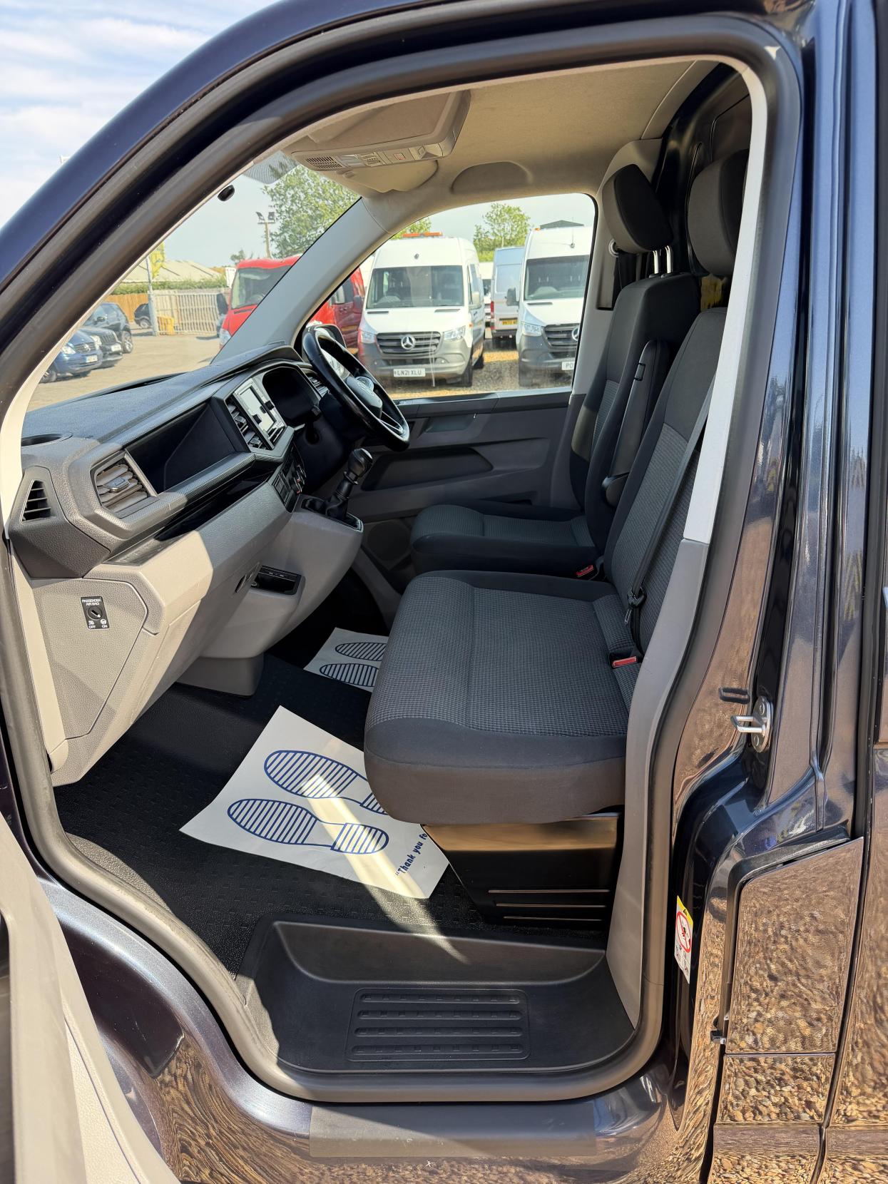 2021 Volkswagen Transporter 2.0 TDI T28 Startline Panel Van 5dr Diesel Manual FWD SWB Euro 6 (s/s) (110 ps) - Thumbnail 18