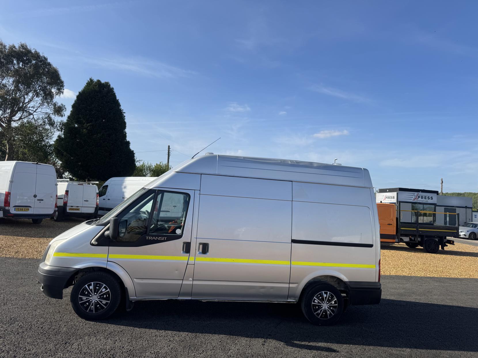 Ford Transit 2.2 TDCi 300 Panel Van 3dr Diesel Manual FWD L2 H3 (198 g/km, 123 bhp)