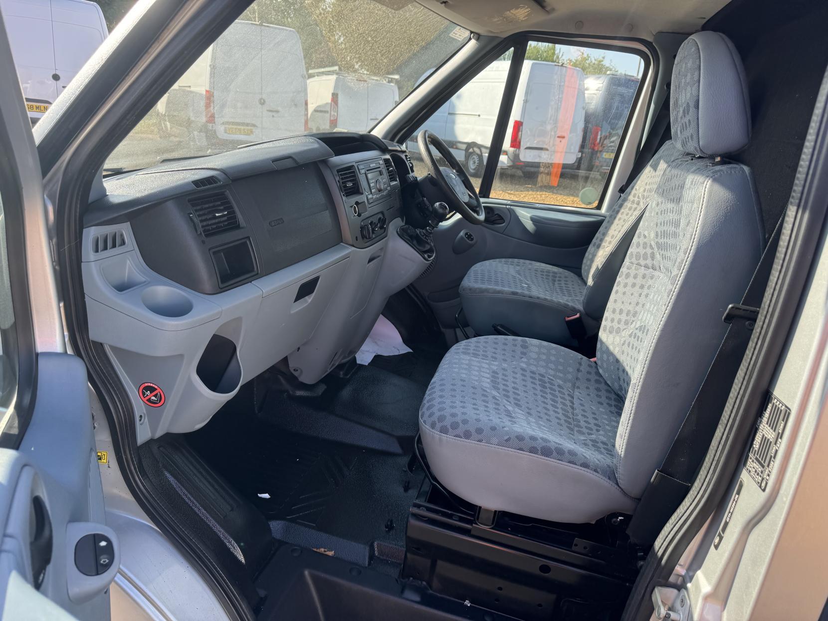 Ford Transit 2.2 TDCi 300 Panel Van 3dr Diesel Manual FWD L2 H3 (198 g/km, 123 bhp)