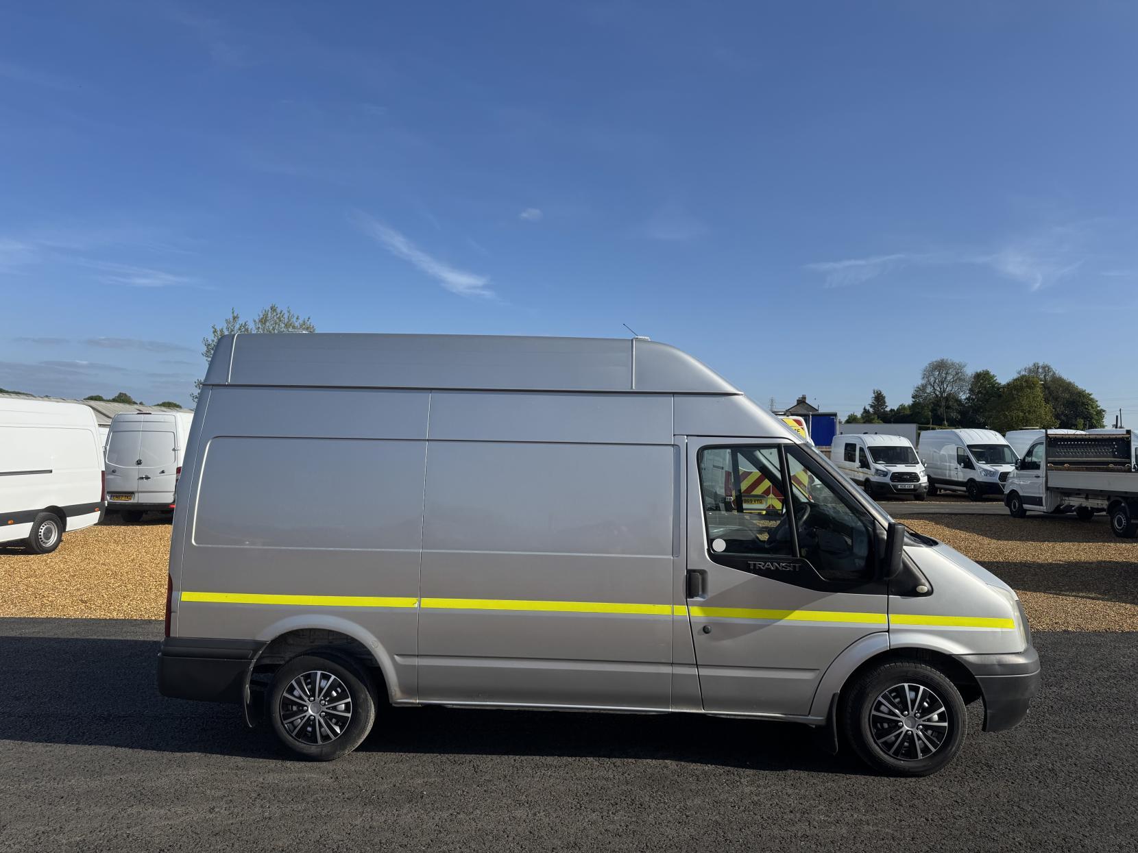 Ford Transit 2.2 TDCi 300 Panel Van 3dr Diesel Manual FWD L2 H3 (198 g/km, 123 bhp)