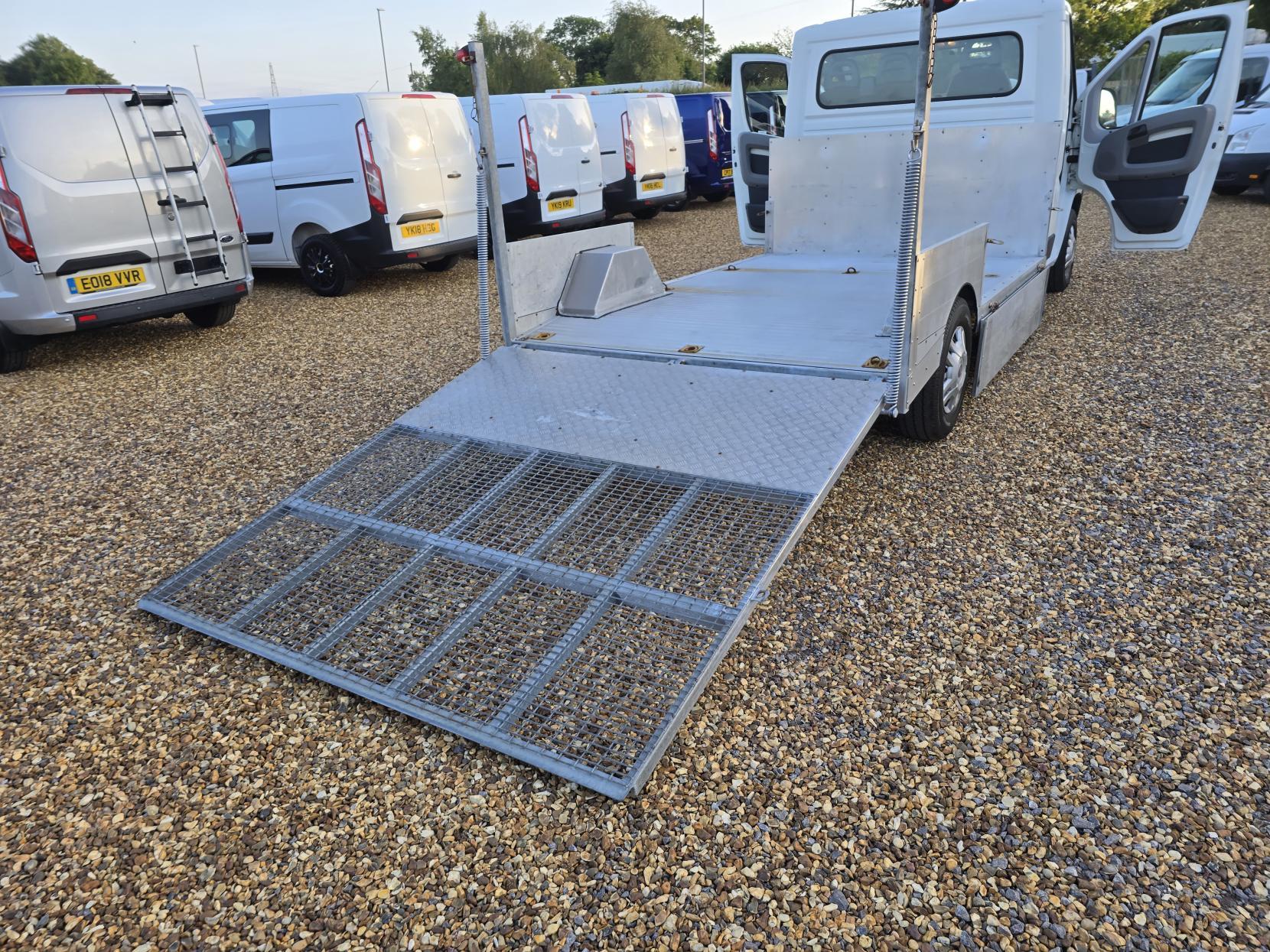 Fiat Ducato 2.3 JTD 33 MultiJet Chassis Cab 2dr Diesel Manual L1 H1 B2B (120 bhp)