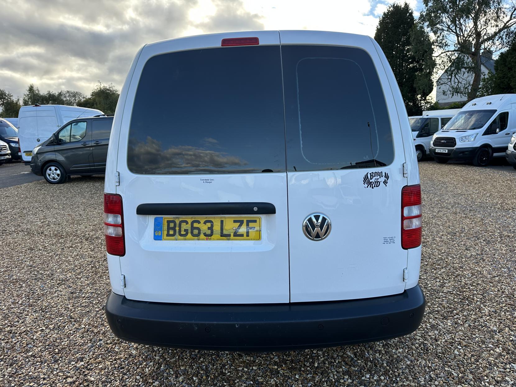 Volkswagen Caddy Maxi 1.6 TDi BlueMotion Tech C20 Maxi Startline Panel Van 5dr Diesel Manual FWD (136 g/km, 101 bhp)