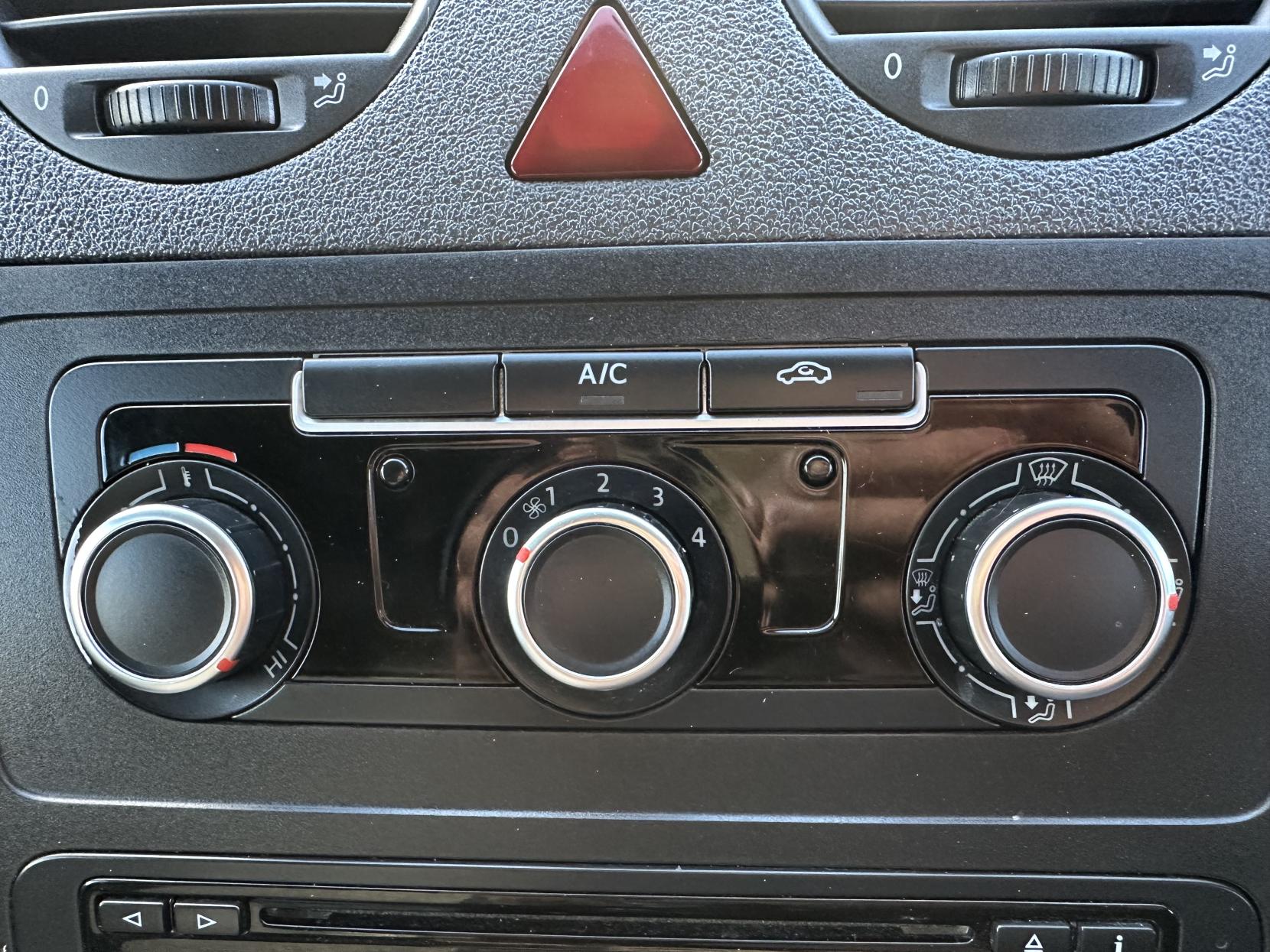 Volkswagen Caddy Maxi 1.6 TDi BlueMotion Tech C20 Maxi Startline Panel Van 5dr Diesel Manual FWD (136 g/km, 101 bhp)