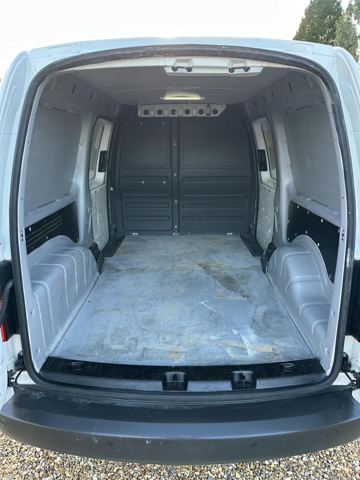 Volkswagen Caddy Maxi 1.6 TDi BlueMotion Tech C20 Maxi Startline Panel Van 5dr Diesel Manual FWD (136 g/km, 101 bhp)