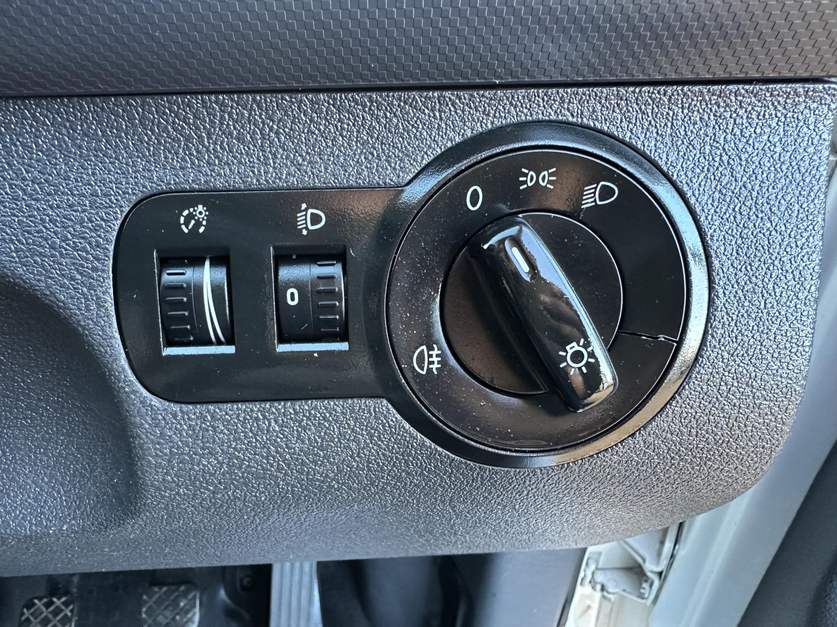 Volkswagen Caddy Maxi 1.6 TDi BlueMotion Tech C20 Maxi Startline Panel Van 5dr Diesel Manual FWD (136 g/km, 101 bhp)