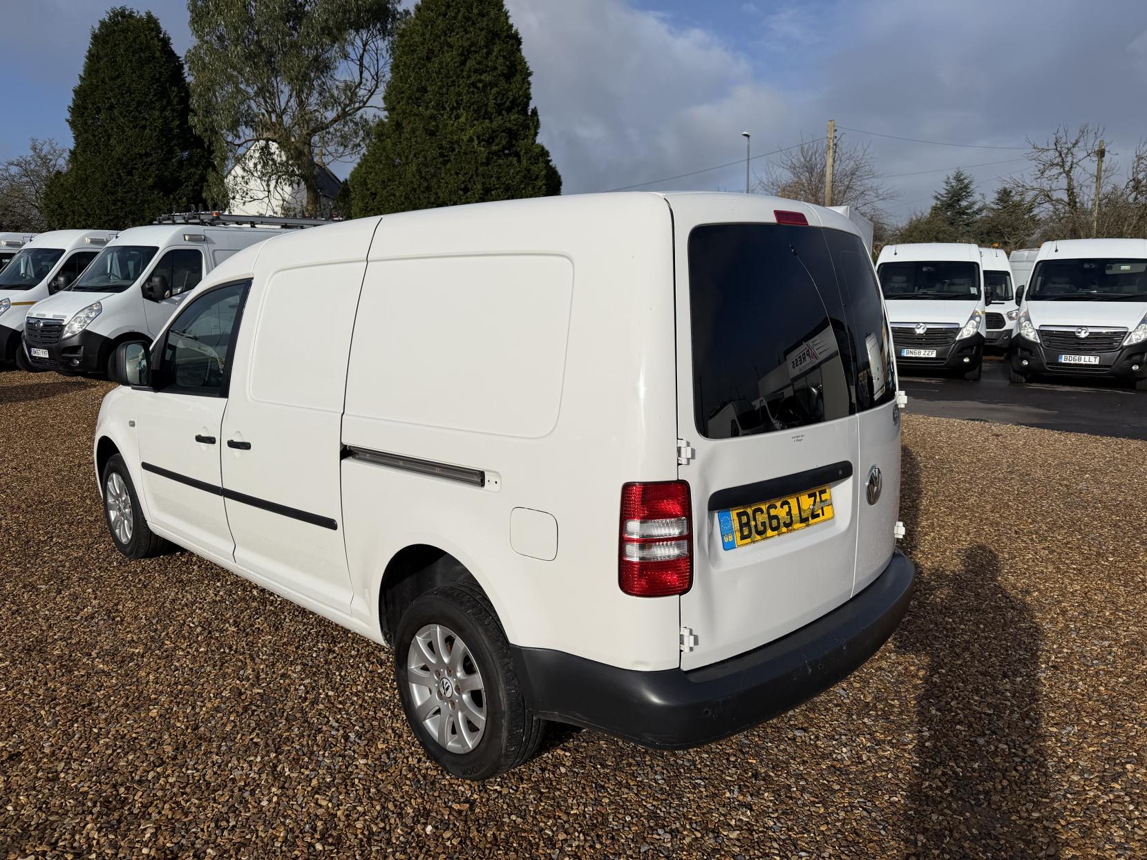 Volkswagen Caddy Maxi 1.6 TDi BlueMotion Tech C20 Maxi Startline Panel Van 5dr Diesel Manual FWD (136 g/km, 101 bhp)