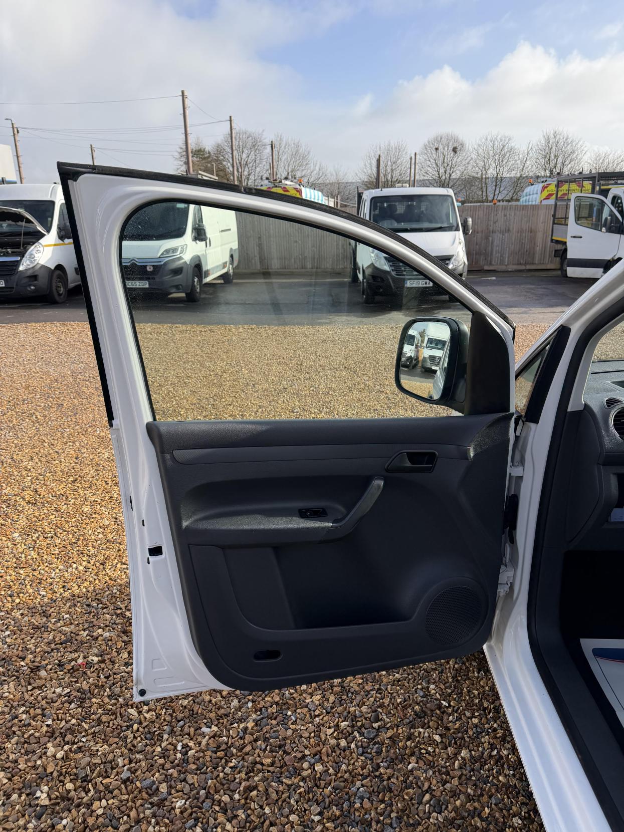 Volkswagen Caddy Maxi 1.6 TDi BlueMotion Tech C20 Maxi Startline Panel Van 5dr Diesel Manual FWD (136 g/km, 101 bhp)