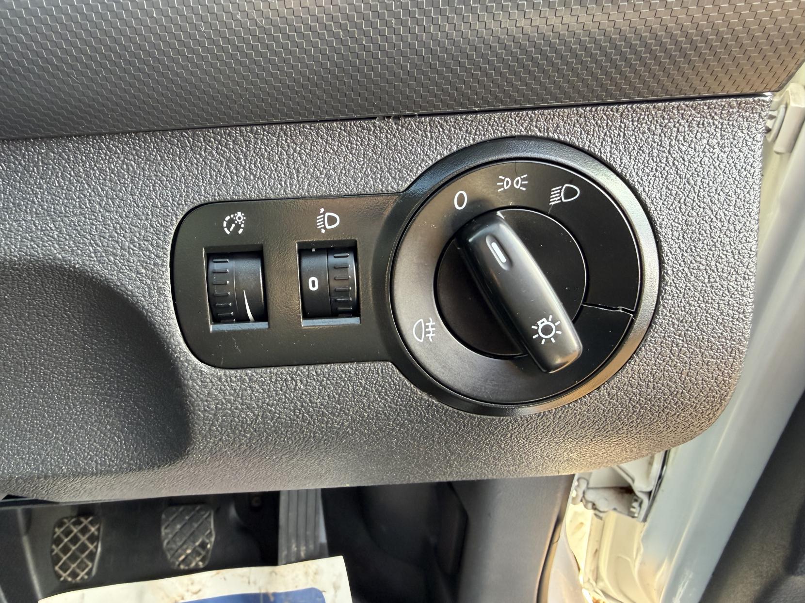 Volkswagen Caddy Maxi 1.6 TDi BlueMotion Tech C20 Maxi Startline Panel Van 5dr Diesel Manual FWD (136 g/km, 101 bhp)