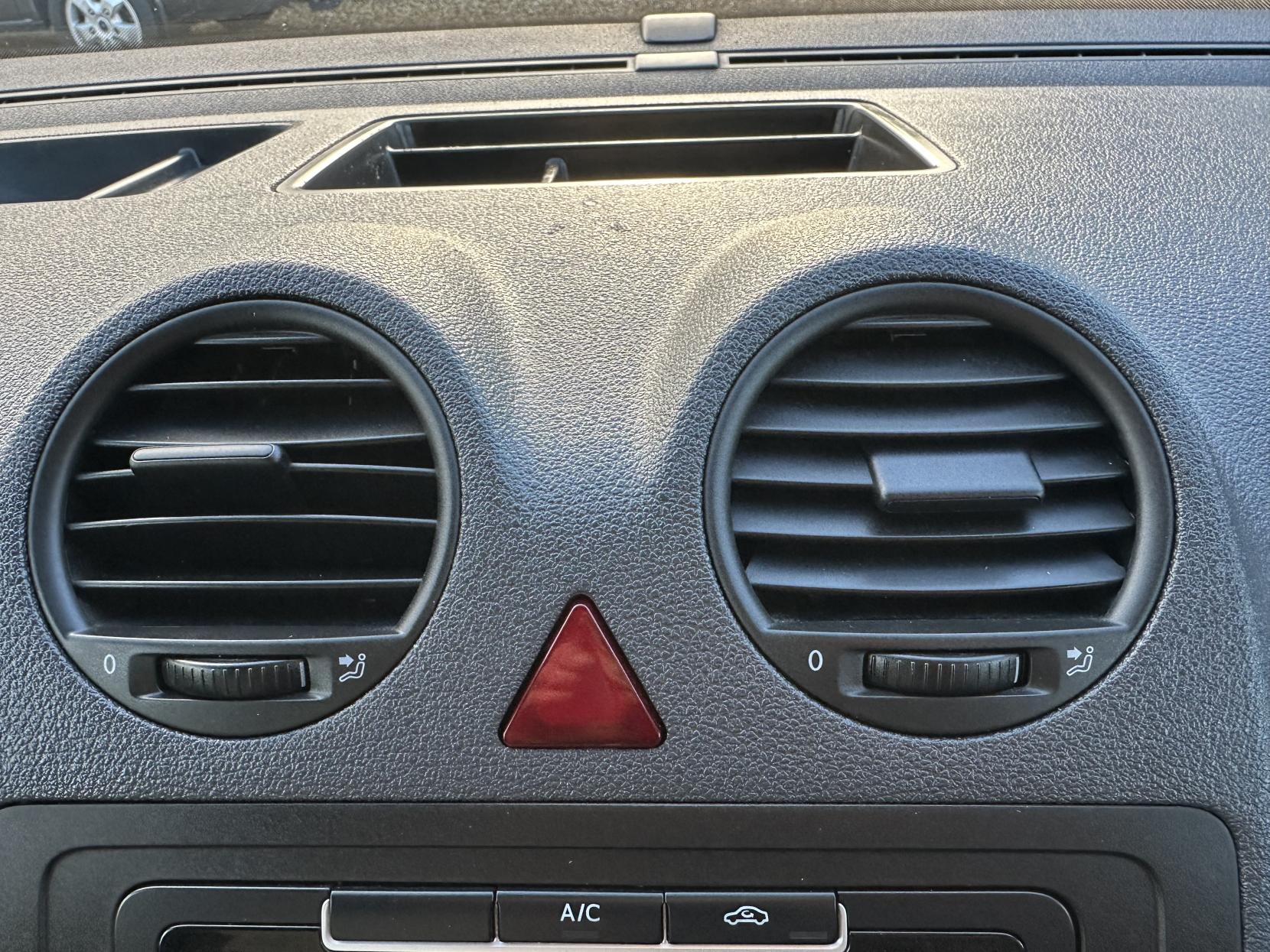 Volkswagen Caddy Maxi 1.6 TDi BlueMotion Tech C20 Maxi Startline Panel Van 5dr Diesel Manual FWD (136 g/km, 101 bhp)