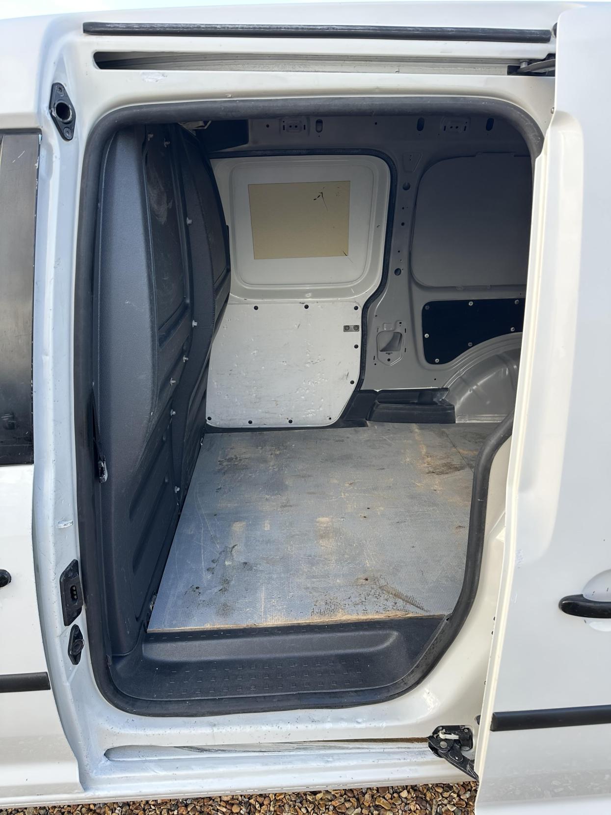 Volkswagen Caddy Maxi 1.6 TDi BlueMotion Tech C20 Maxi Startline Panel Van 5dr Diesel Manual FWD (136 g/km, 101 bhp)