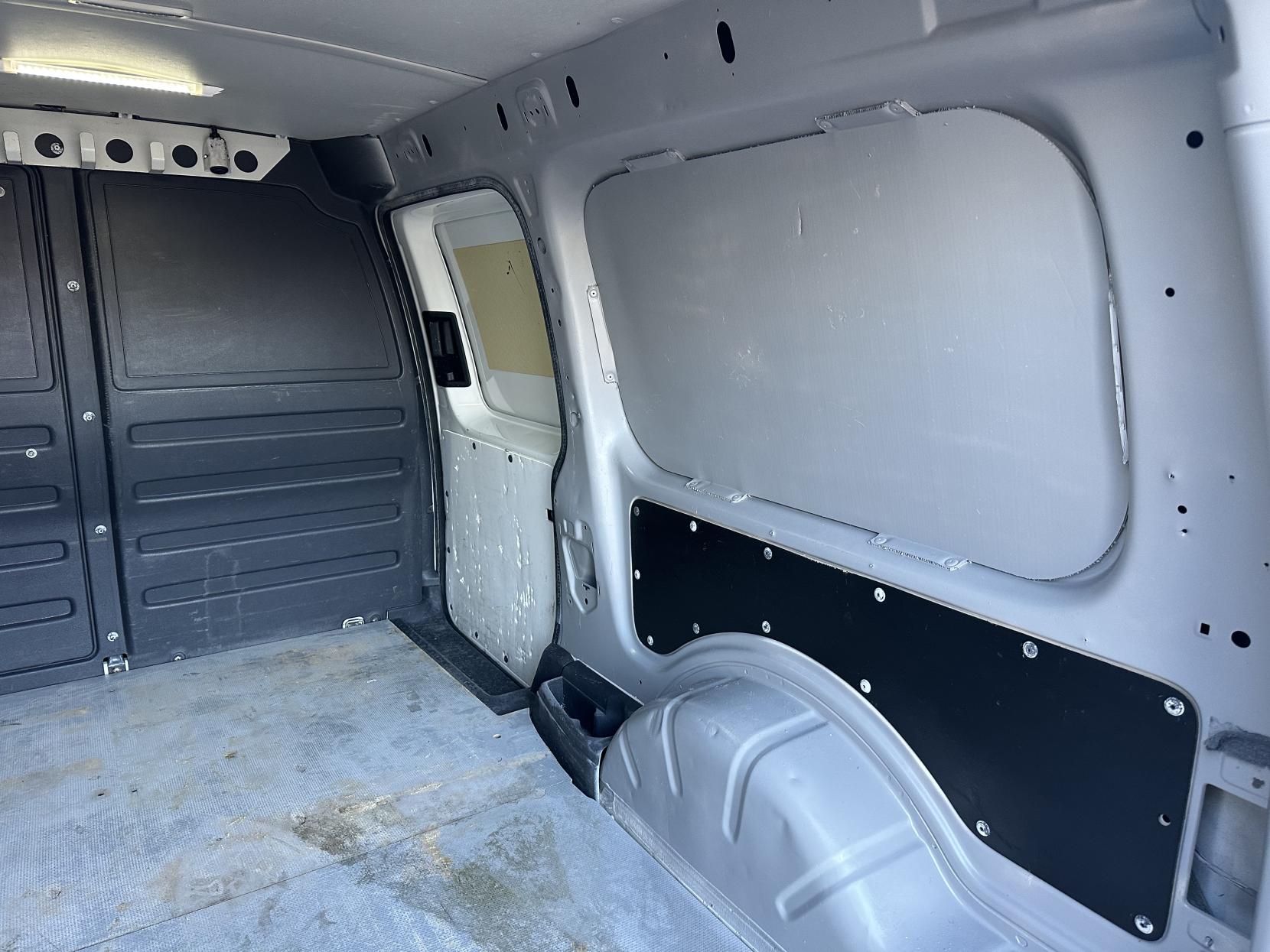 Volkswagen Caddy Maxi 1.6 TDi BlueMotion Tech C20 Maxi Startline Panel Van 5dr Diesel Manual FWD (136 g/km, 101 bhp)