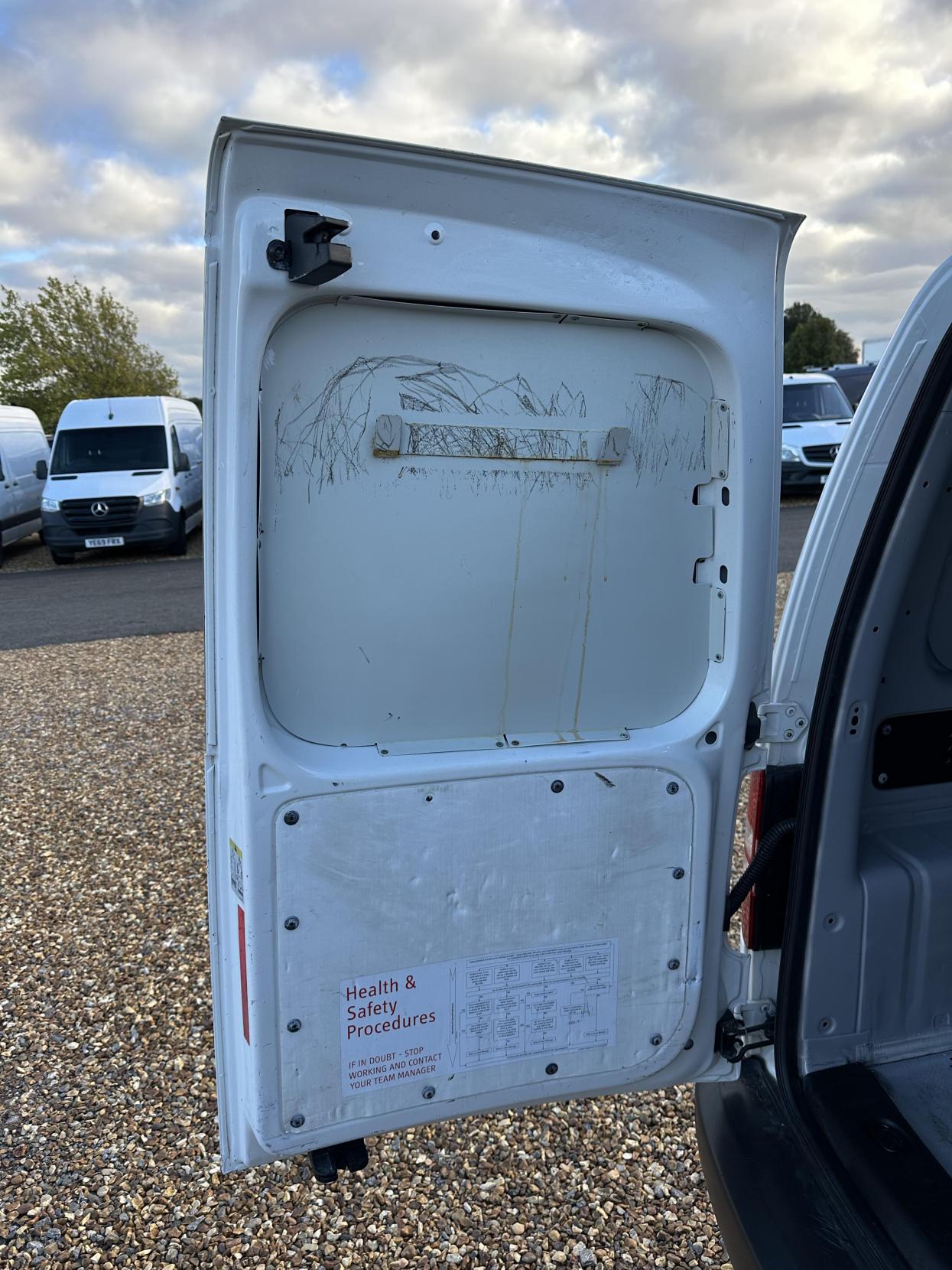 Volkswagen Caddy Maxi 1.6 TDi BlueMotion Tech C20 Maxi Startline Panel Van 5dr Diesel Manual FWD (136 g/km, 101 bhp)