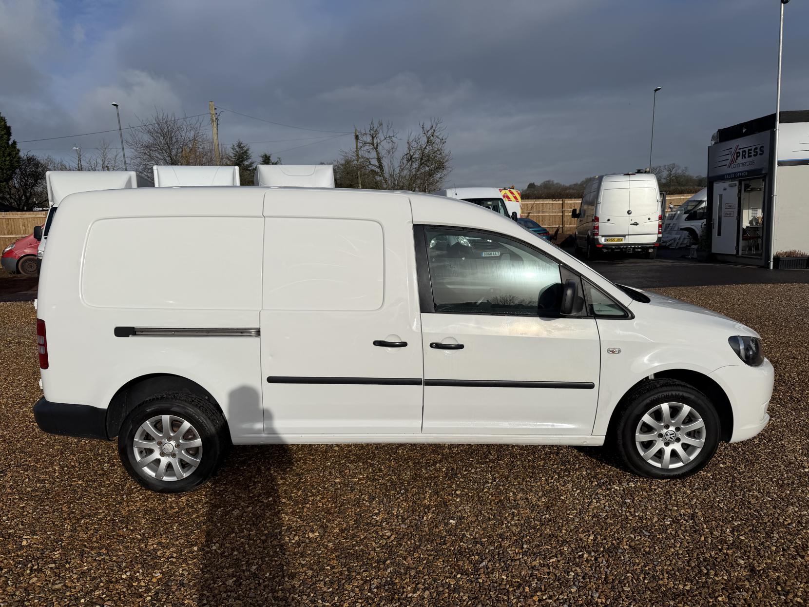 Volkswagen Caddy Maxi 1.6 TDi BlueMotion Tech C20 Maxi Startline Panel Van 5dr Diesel Manual FWD (136 g/km, 101 bhp)