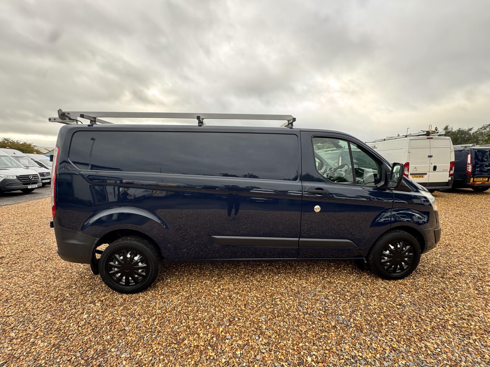 Ford Transit Custom 2.2 TDCi 330 Trend Panel Van 5dr Diesel Manual L2 H1 (197 g/km, 123 bhp)