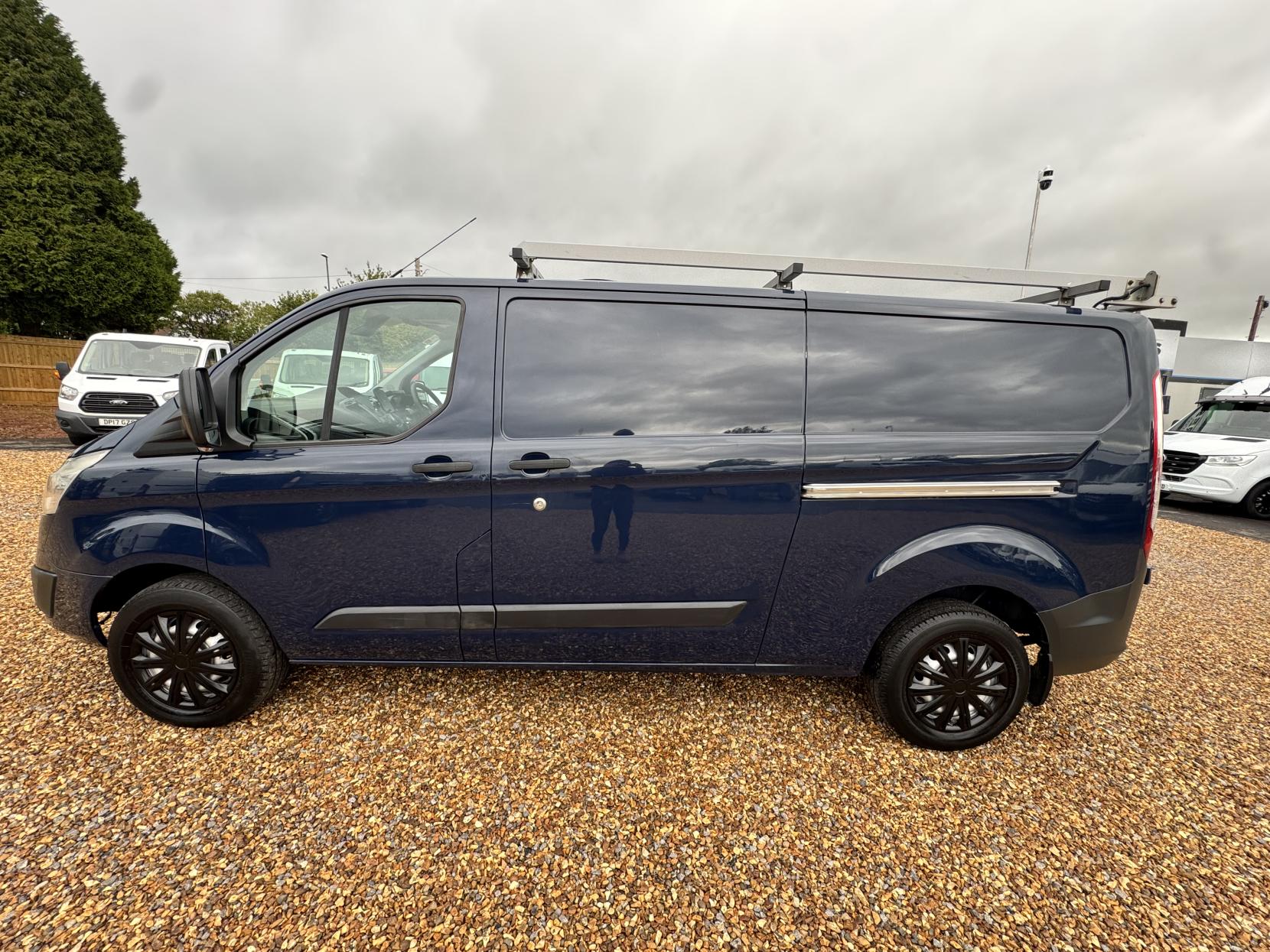 Ford Transit Custom 2.2 TDCi 330 Trend Panel Van 5dr Diesel Manual L2 H1 (197 g/km, 123 bhp)