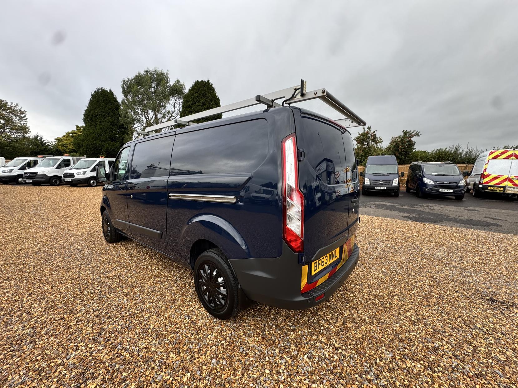 Ford Transit Custom 2.2 TDCi 330 Trend Panel Van 5dr Diesel Manual L2 H1 (197 g/km, 123 bhp)