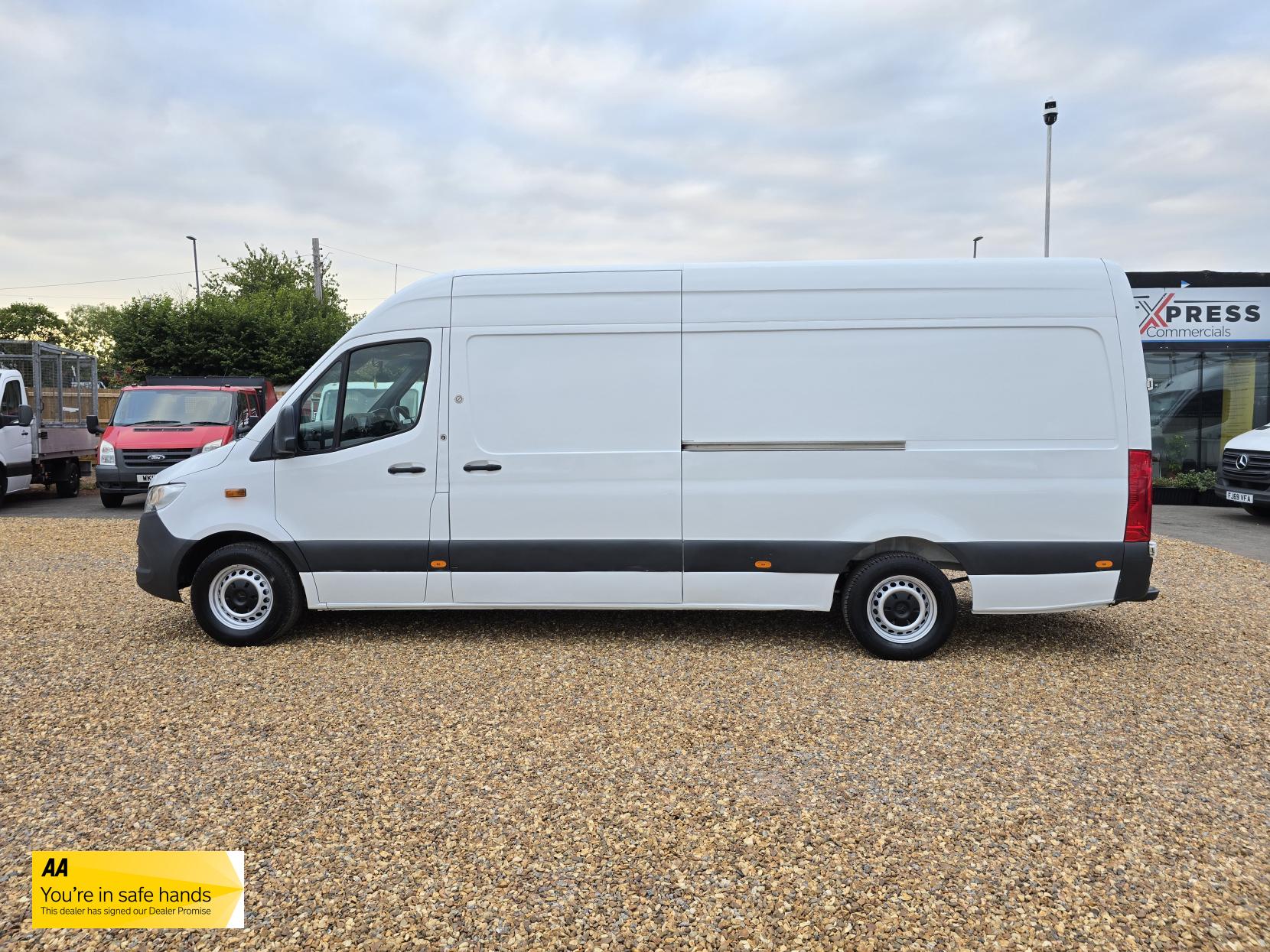 Mercedes-Benz Sprinter 2.1 311 CDI Panel Van 5dr Diesel Manual RWD L3 H2 Euro 6 (114 ps)