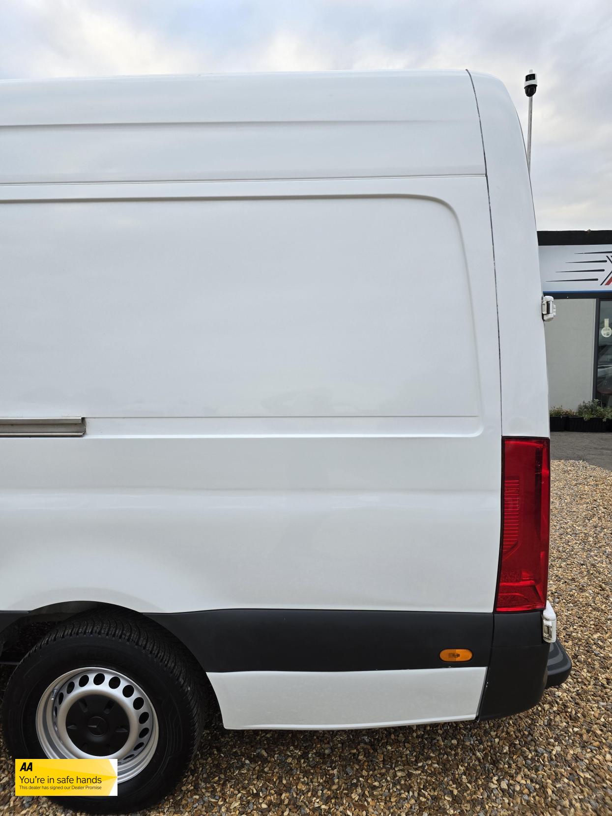 Mercedes-Benz Sprinter 2.1 311 CDI Panel Van 5dr Diesel Manual RWD L3 H2 Euro 6 (114 ps)