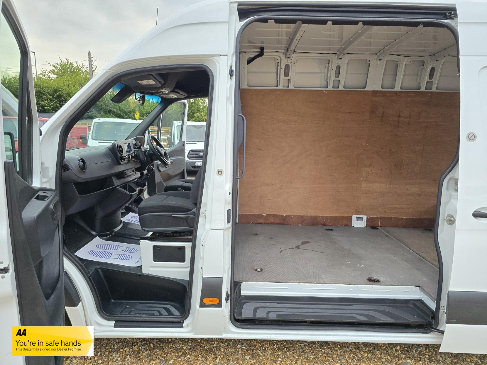 Mercedes-Benz Sprinter 2.1 311 CDI Panel Van 5dr Diesel Manual RWD L3 H2 Euro 6 (114 ps)