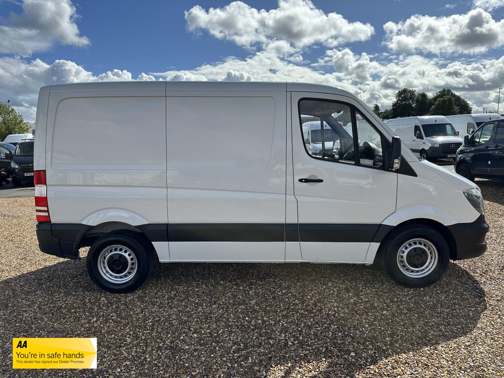 Mercedes-Benz Sprinter 2.1 314 CDi BlueEFFICIENCY Panel Van 5dr Diesel Manual RWD L1 (199 g/km, 140 bhp)