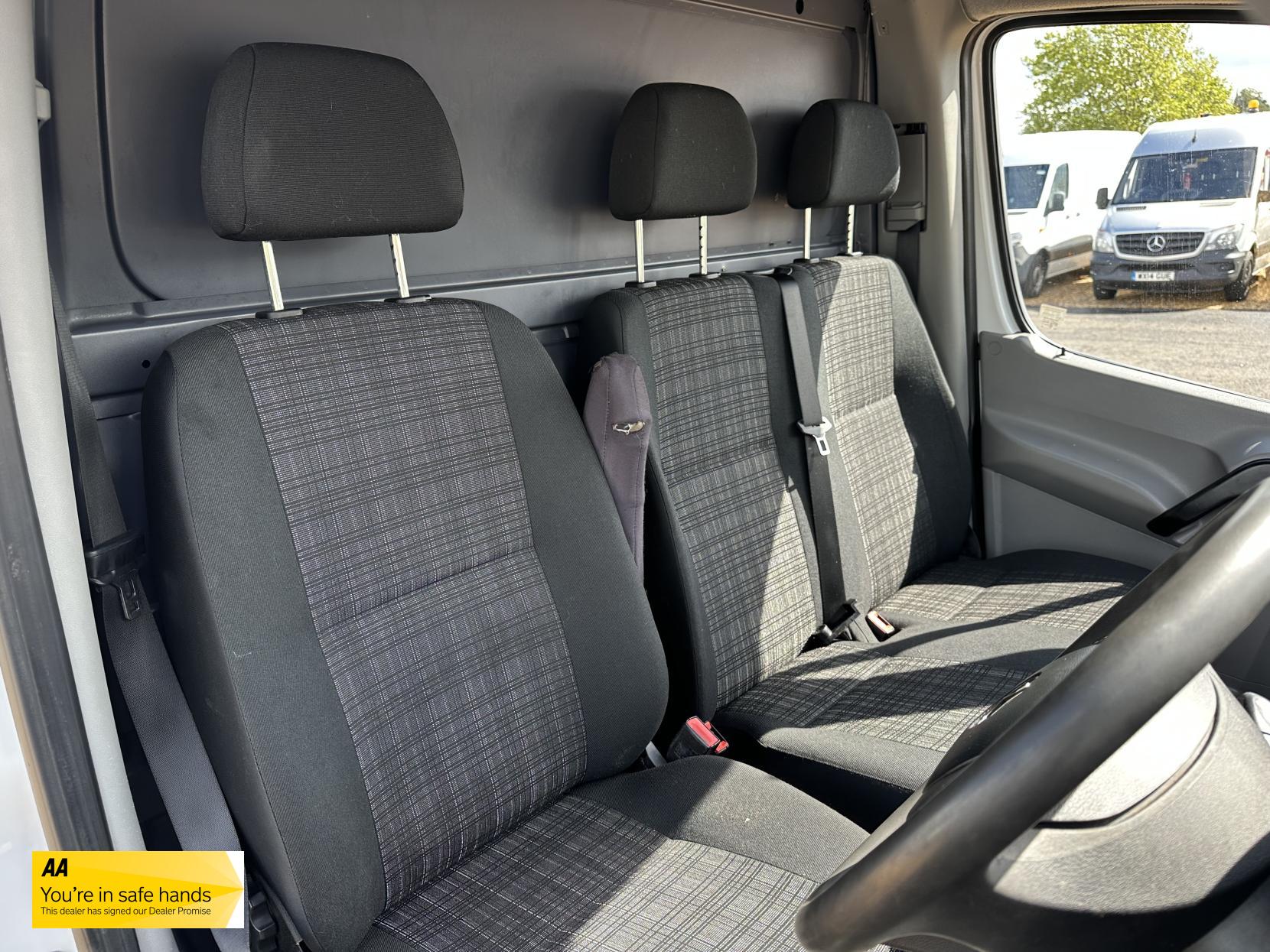 Mercedes-Benz Sprinter 2.1 314 CDi BlueEFFICIENCY Panel Van 5dr Diesel Manual RWD L1 (199 g/km, 140 bhp)