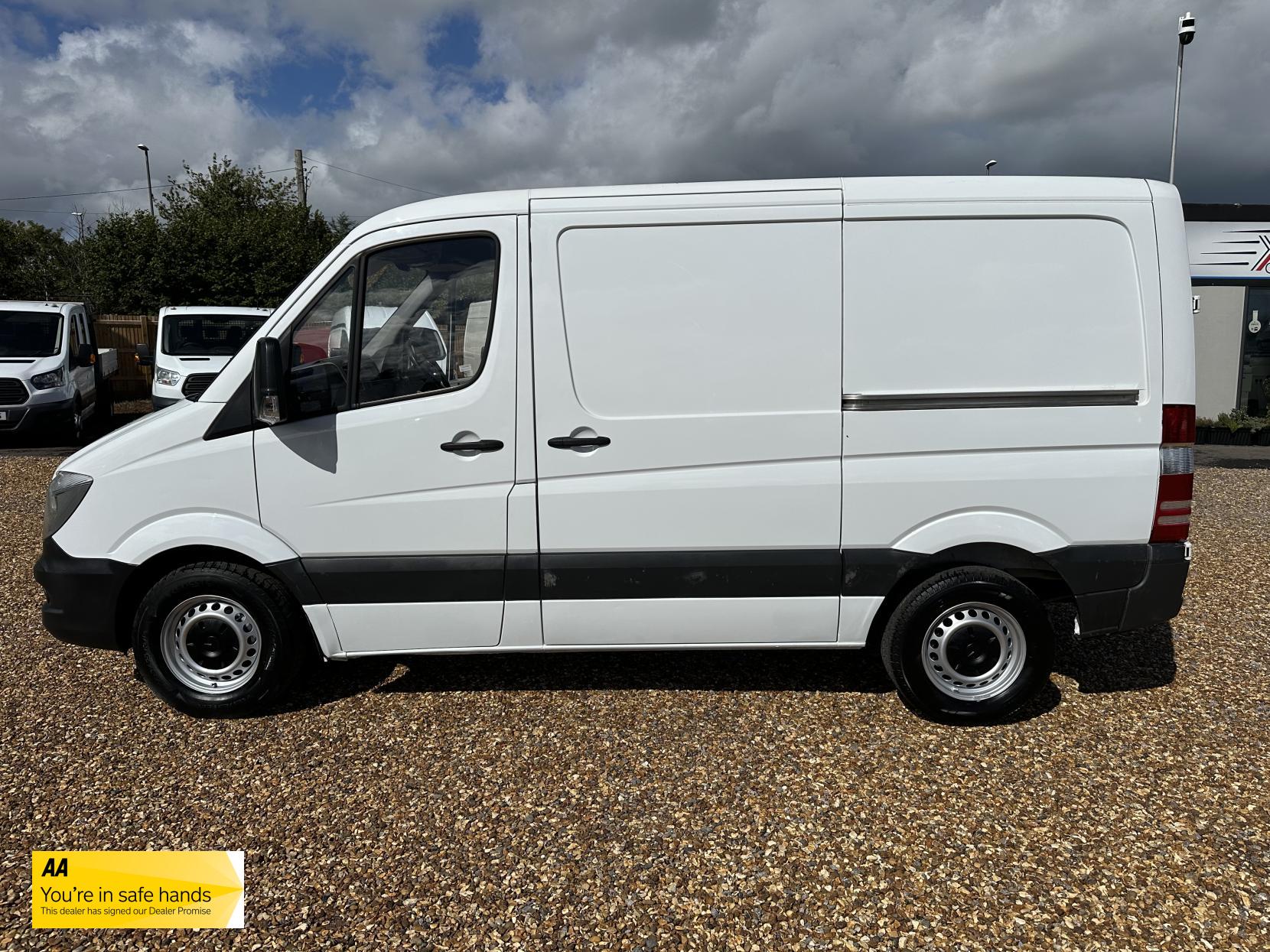 Mercedes-Benz Sprinter 2.1 314 CDi BlueEFFICIENCY Panel Van 5dr Diesel Manual RWD L1 (199 g/km, 140 bhp)