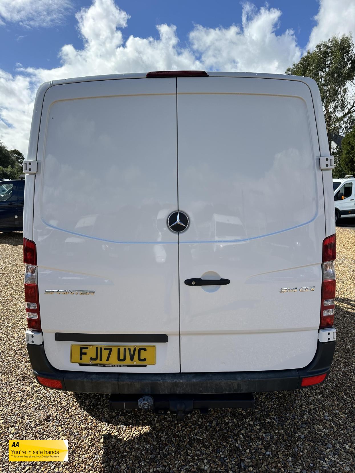 Mercedes-Benz Sprinter 2.1 314 CDi BlueEFFICIENCY Panel Van 5dr Diesel Manual RWD L1 (199 g/km, 140 bhp)