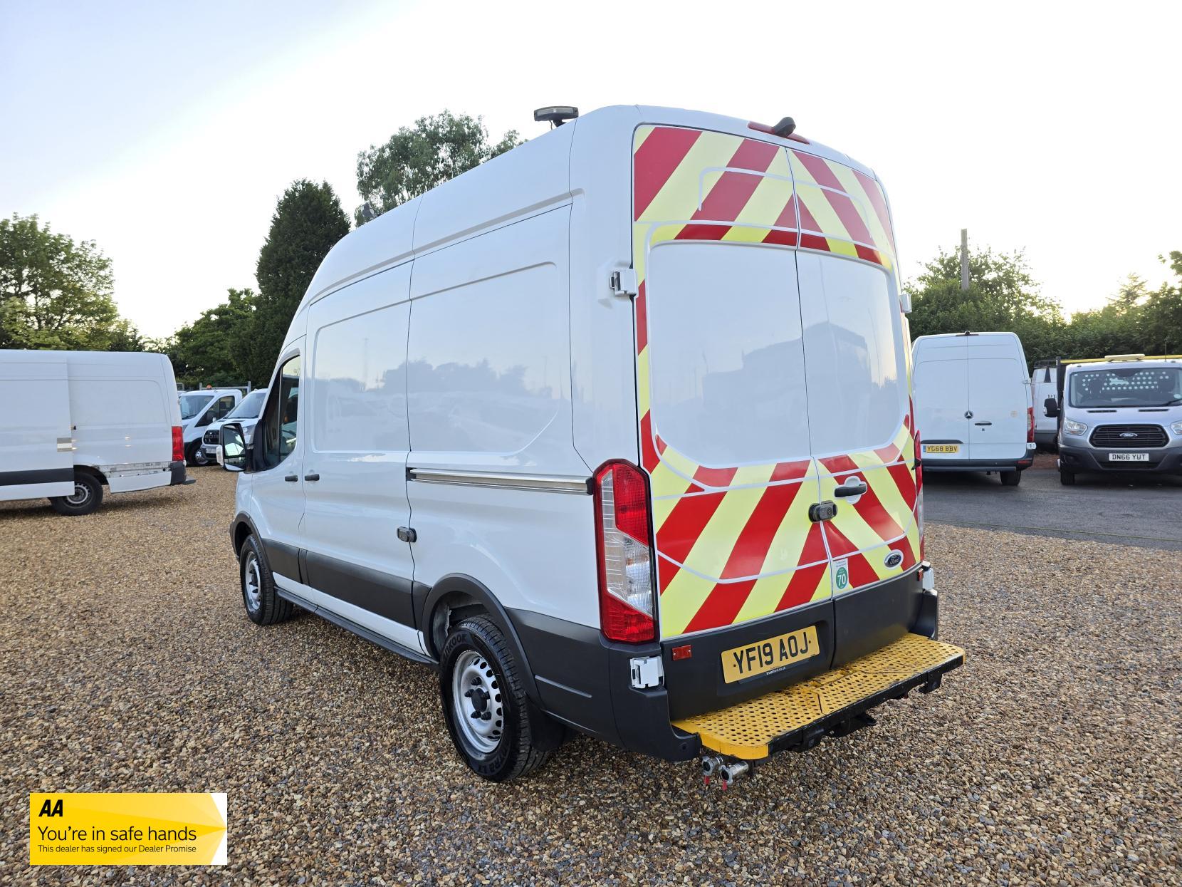 Ford Transit 2.0 350 EcoBlue Panel Van 5dr Diesel Manual RWD L2 H3 Euro 6 (130 ps)