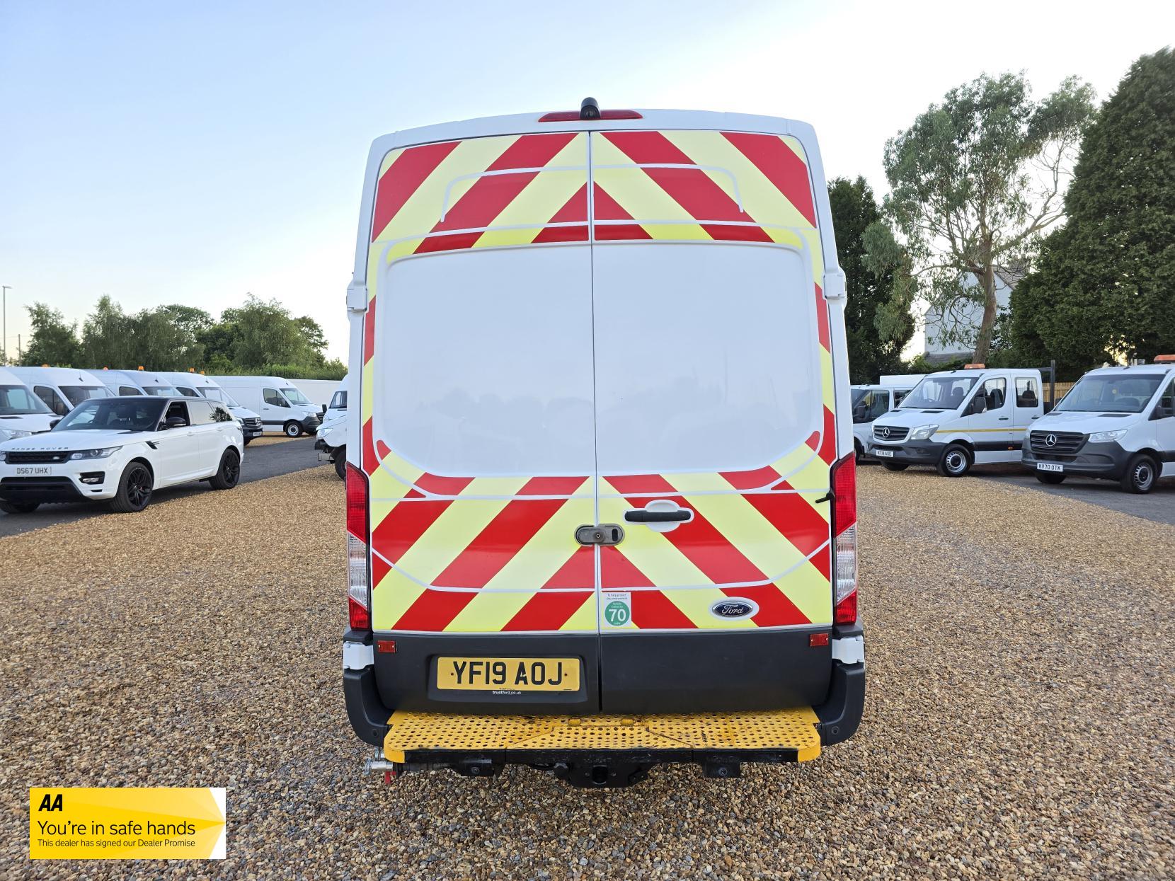 Ford Transit 2.0 350 EcoBlue Panel Van 5dr Diesel Manual RWD L2 H3 Euro 6 (130 ps)
