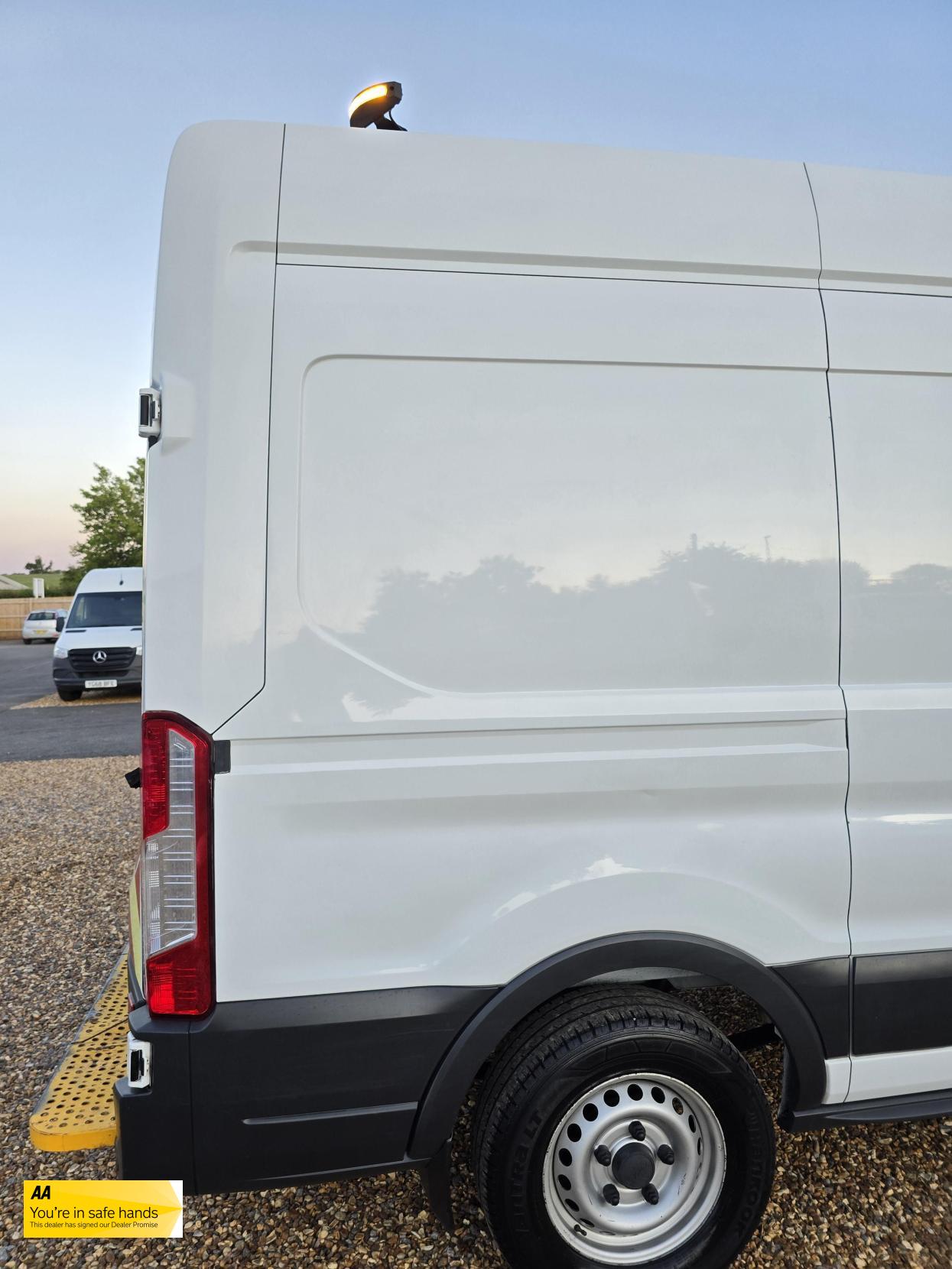Ford Transit 2.0 350 EcoBlue Panel Van 5dr Diesel Manual RWD L2 H3 Euro 6 (130 ps)