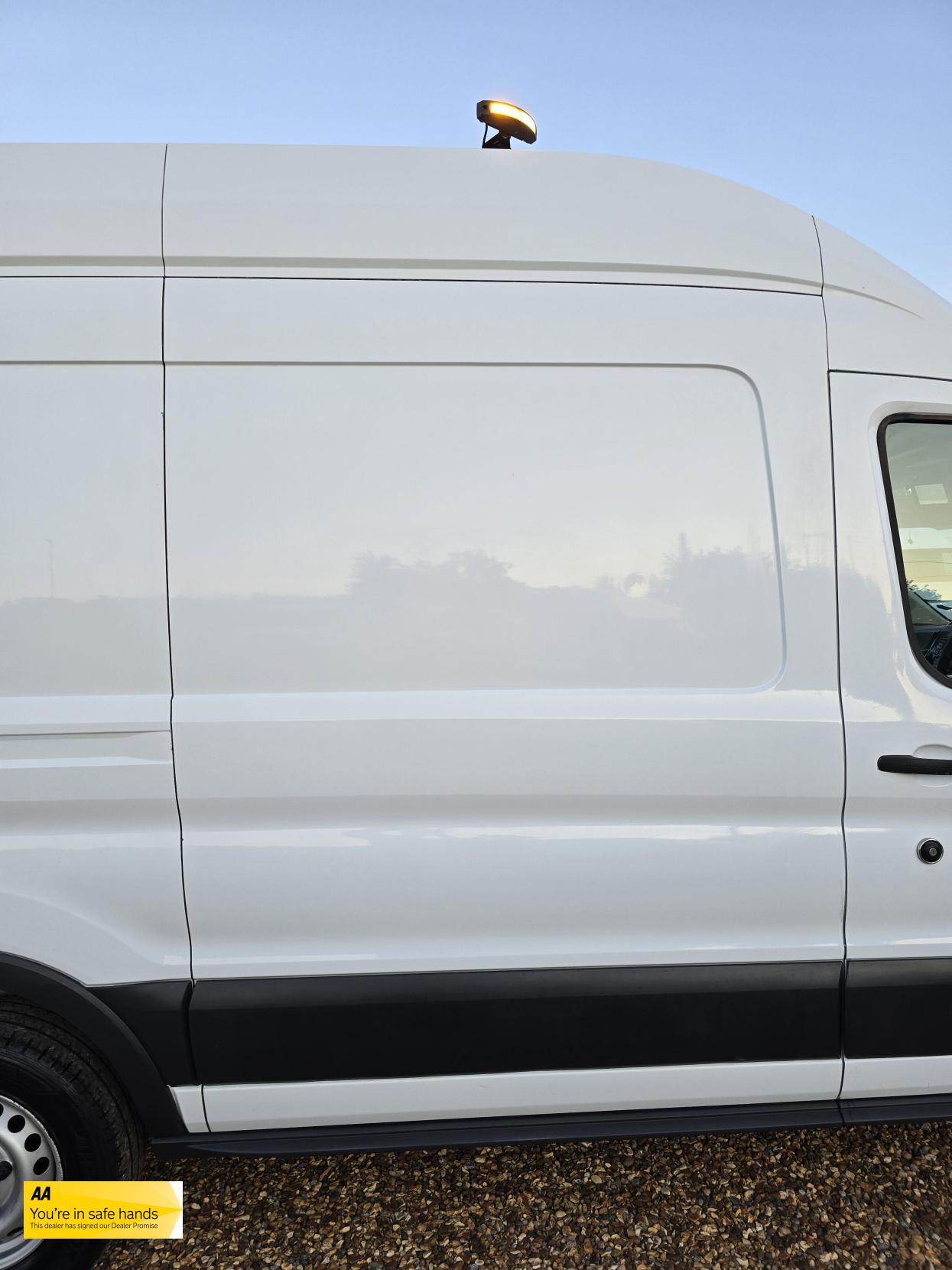 Ford Transit 2.0 350 EcoBlue Panel Van 5dr Diesel Manual RWD L2 H3 Euro 6 (130 ps)