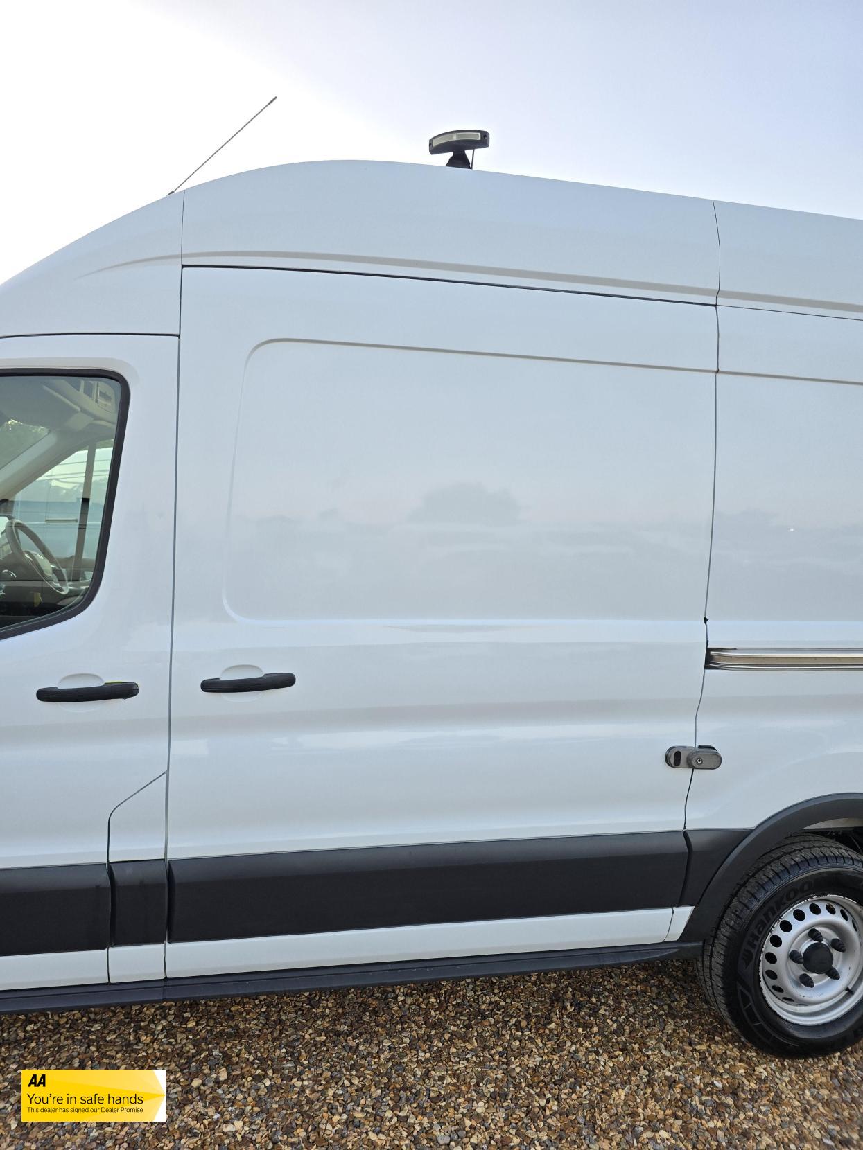 Ford Transit 2.0 350 EcoBlue Panel Van 5dr Diesel Manual RWD L2 H3 Euro 6 (130 ps)