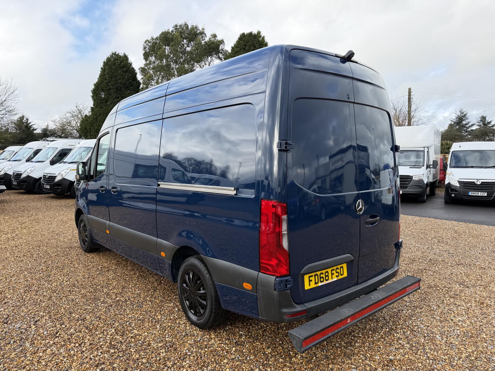 Mercedes-Benz Sprinter 2.1 314 CDI Panel Van 5dr Diesel Manual RWD L2 H2 Euro 6 (143 ps)