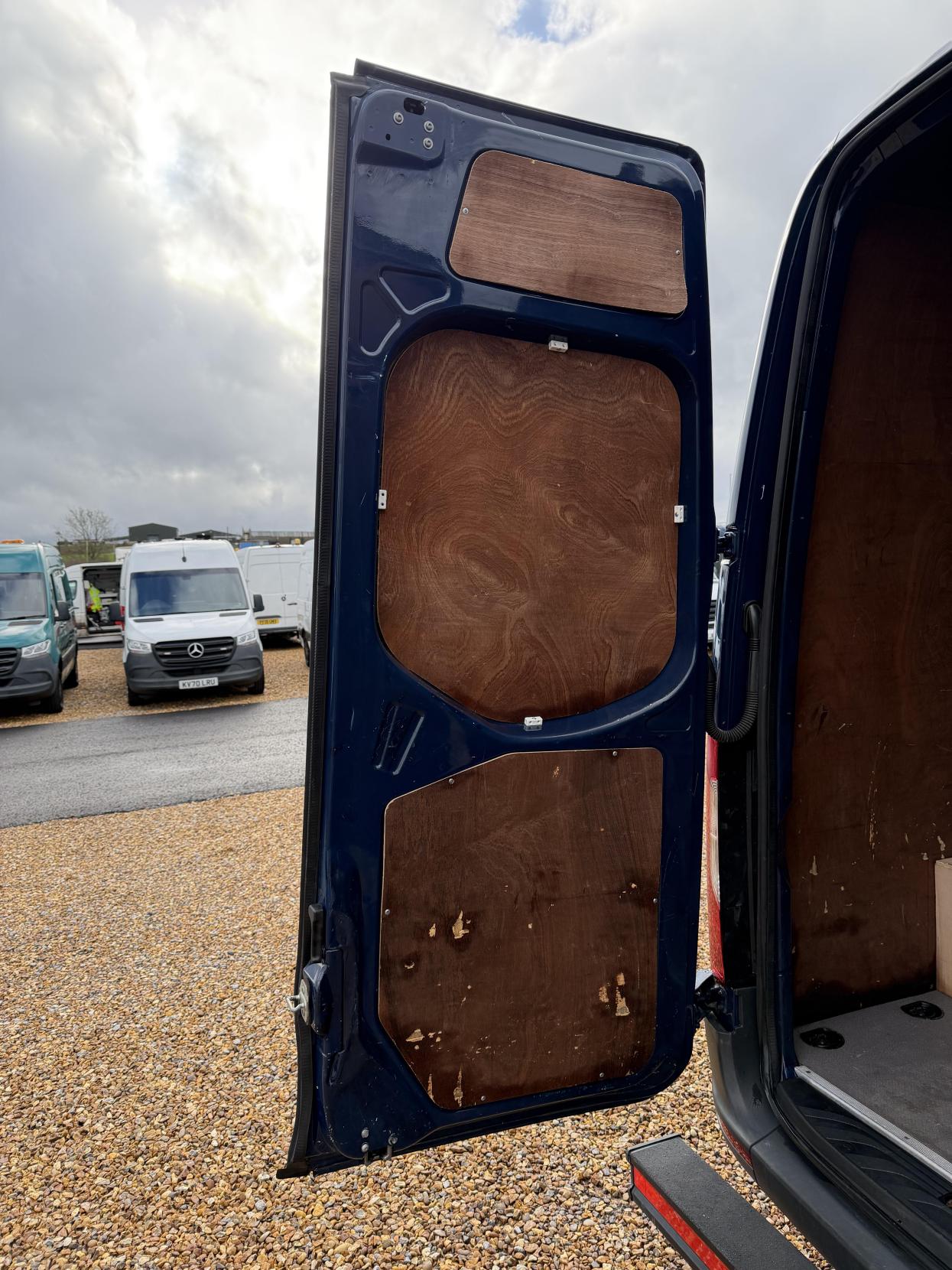 Mercedes-Benz Sprinter 2.1 314 CDI Panel Van 5dr Diesel Manual RWD L2 H2 Euro 6 (143 ps)