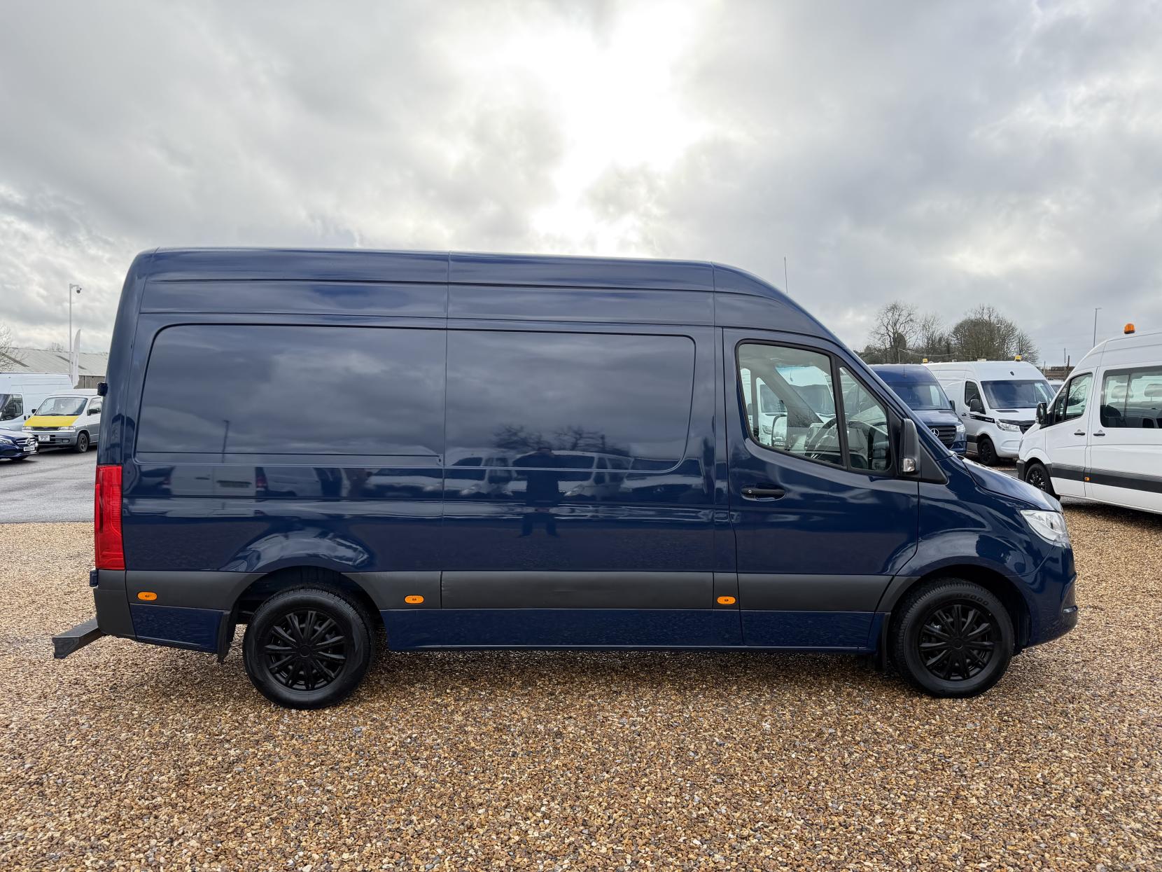 Mercedes-Benz Sprinter 2.1 314 CDI Panel Van 5dr Diesel Manual RWD L2 H2 Euro 6 (143 ps)