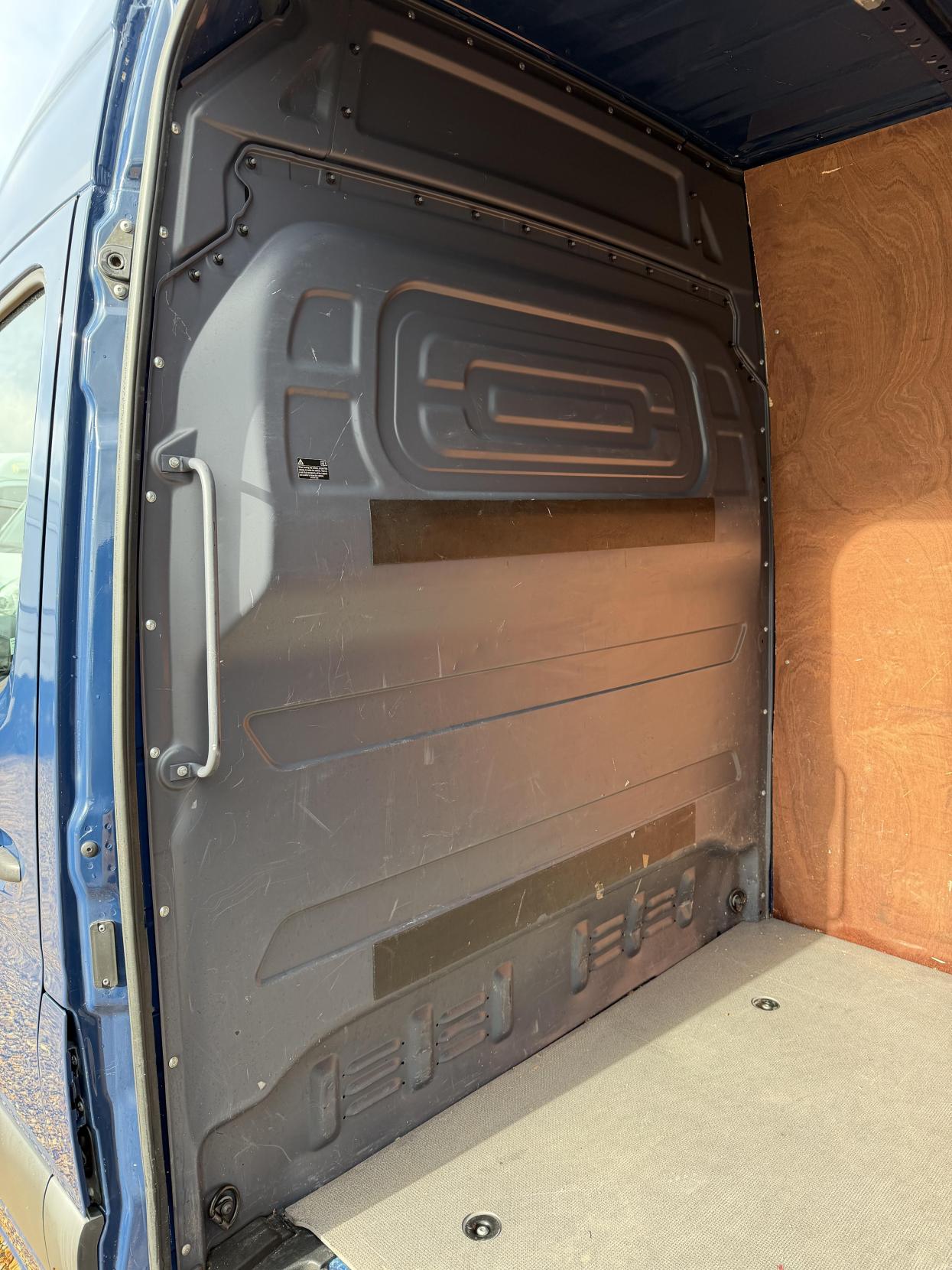 Mercedes-Benz Sprinter 2.1 314 CDI Panel Van 5dr Diesel Manual RWD L2 H2 Euro 6 (143 ps)