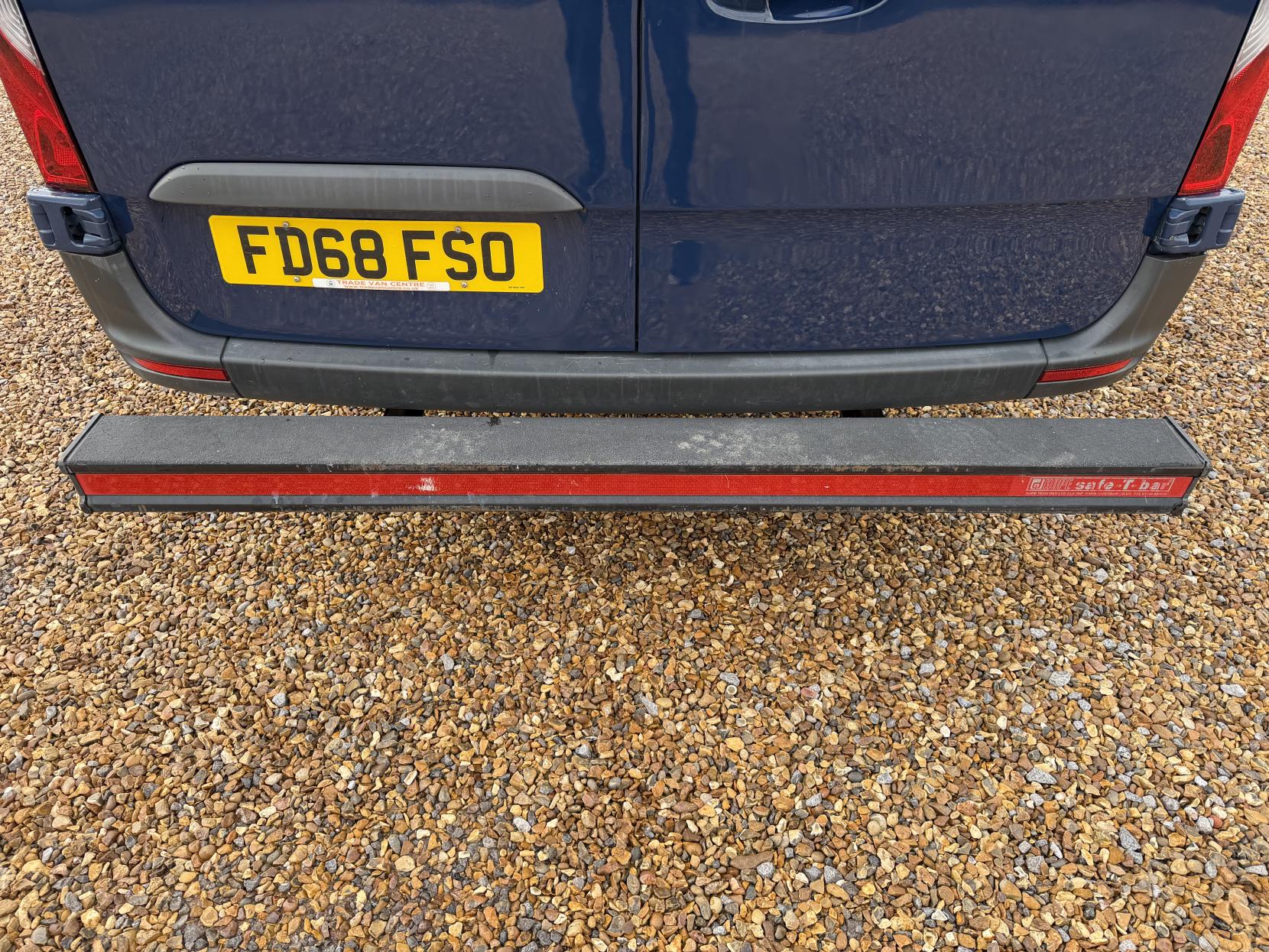 Mercedes-Benz Sprinter 2.1 314 CDI Panel Van 5dr Diesel Manual RWD L2 H2 Euro 6 (143 ps)